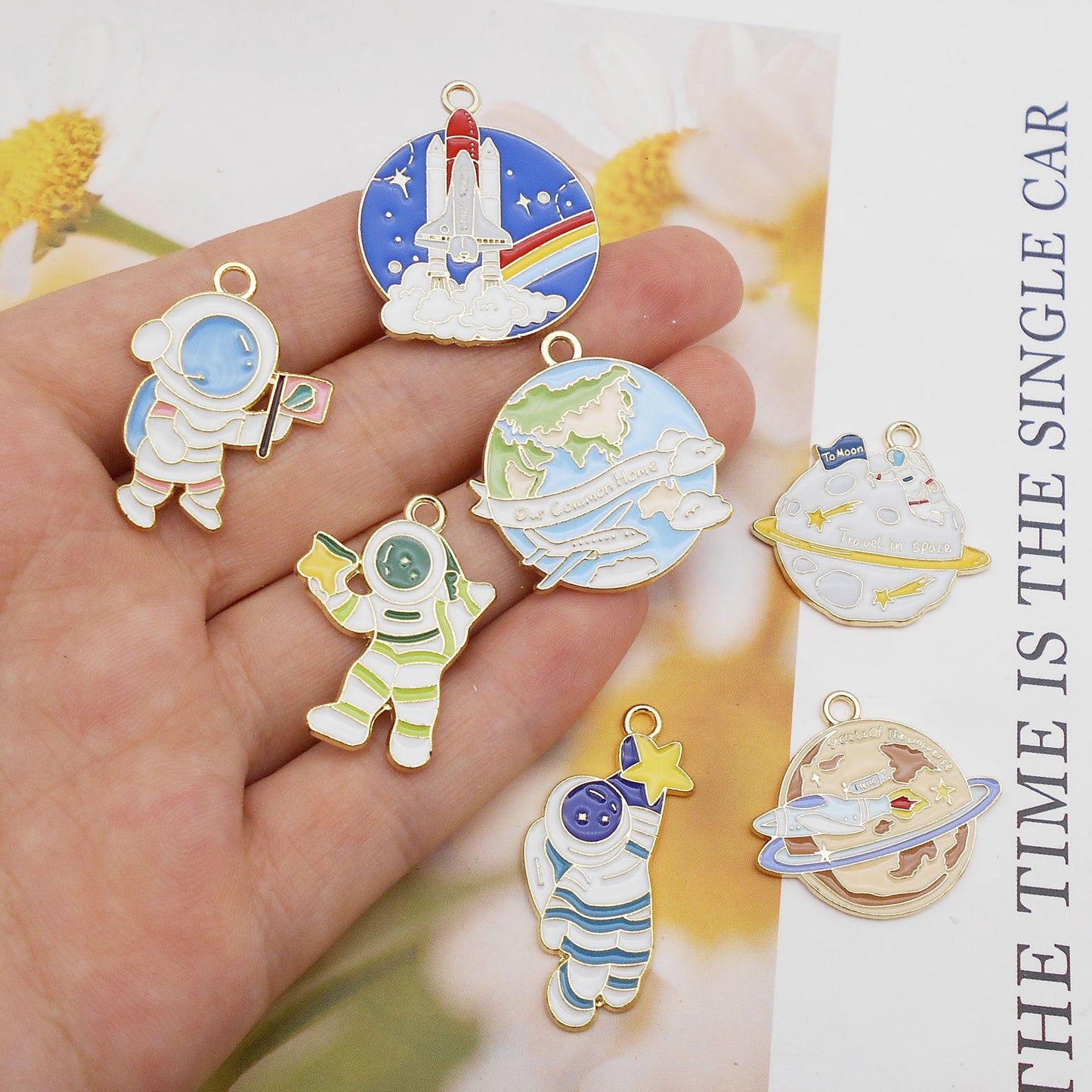 Enamel Space Astronaut Charm Planet Moon Landing Design Alloy Pendant DIY Making Accessory Jewelry Necklace Bracelet Decor