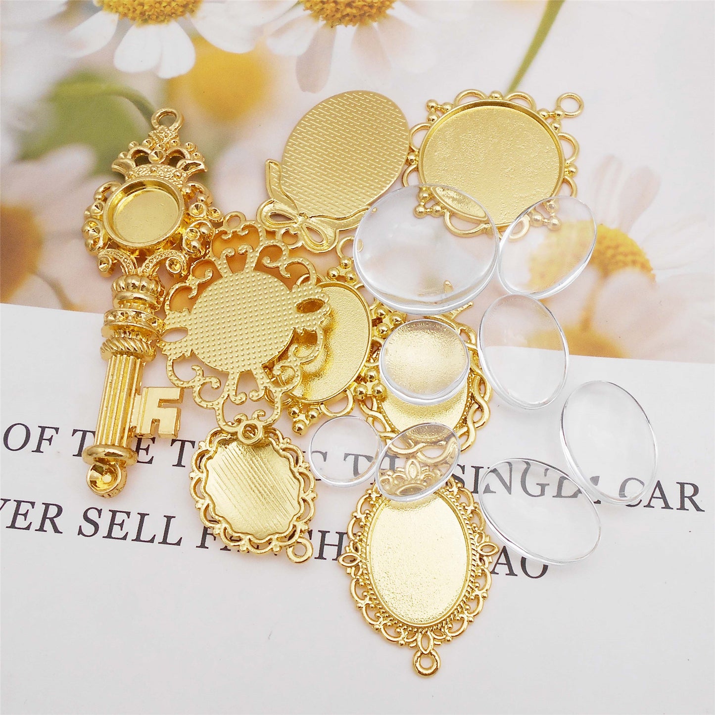 2pcs Alloy Bezel Setting Photos Cabochons Pendant Tray Round & Oval Frame Key Design Charm for Jewelry Necklace Bracelet Making DIY Crafts Decor
