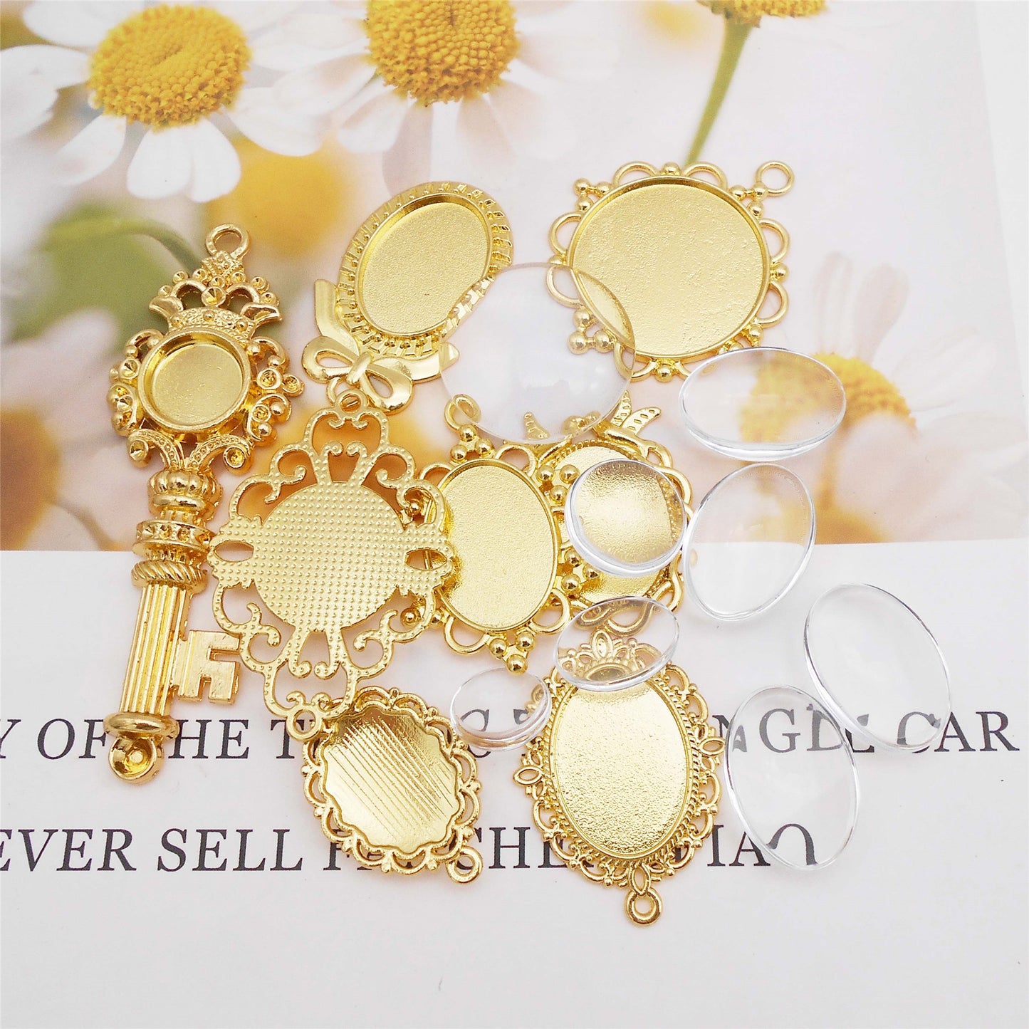 2pcs Alloy Bezel Setting Photos Cabochons Pendant Tray Round & Oval Frame Key Design Charm for Jewelry Necklace Bracelet Making DIY Crafts Decor