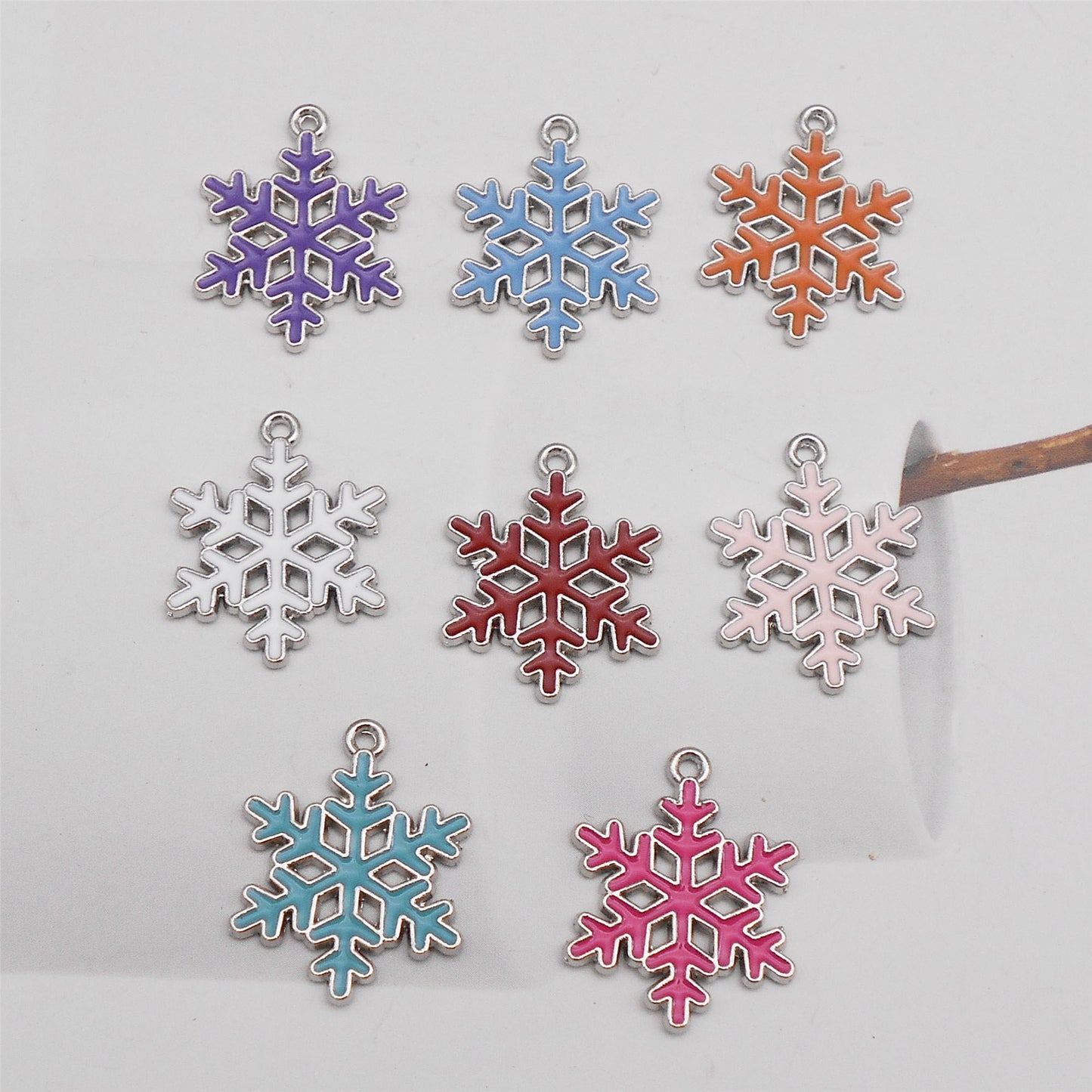 8Pcs Quality Plated Christmas Snowflake Charm Pendant Metal Material Jewelry Accessories for Necklace Bracelet Earrings Making DIY Craft Decor 19x24mm