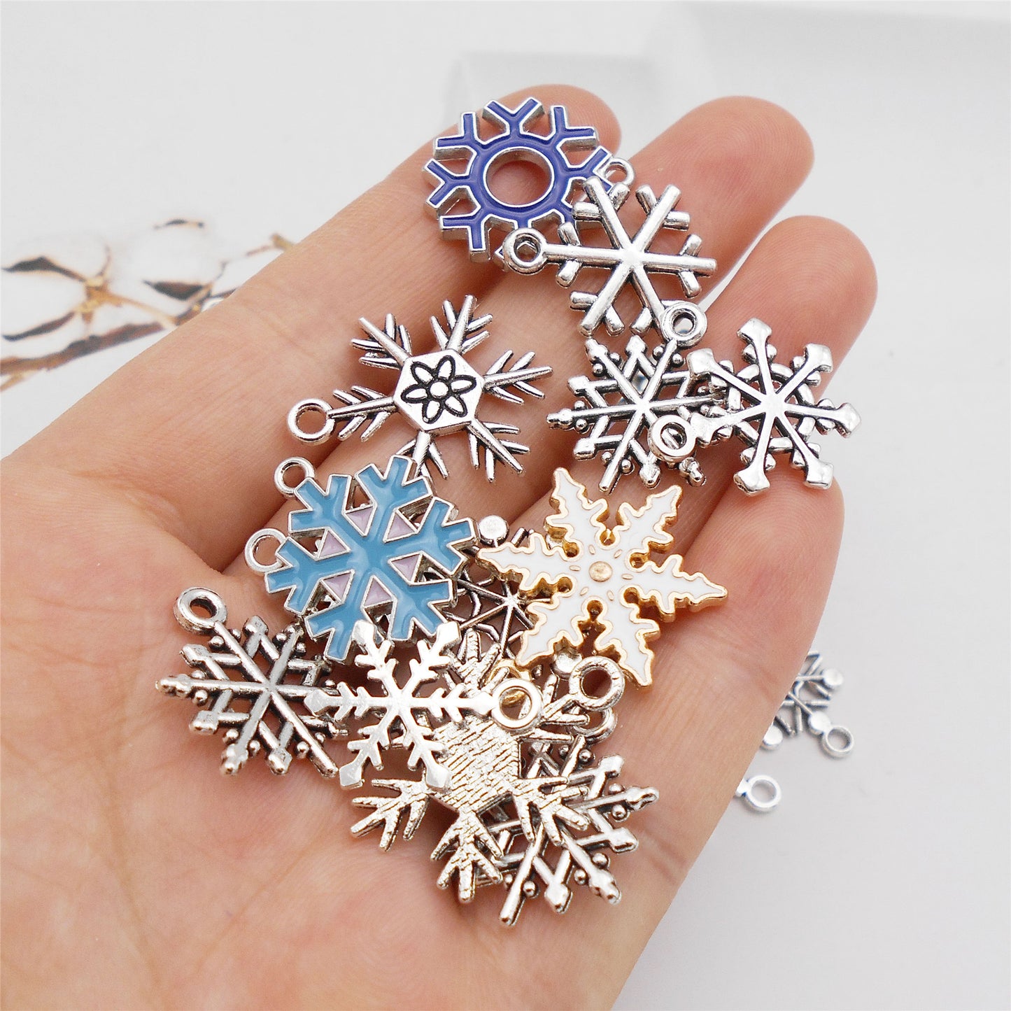 50g One Pack of Retro Silver Snowflake Charm Alloy Enamel Jewelry Pendant for Necklace Bracelet Earrings Making DIY Crafts Decor