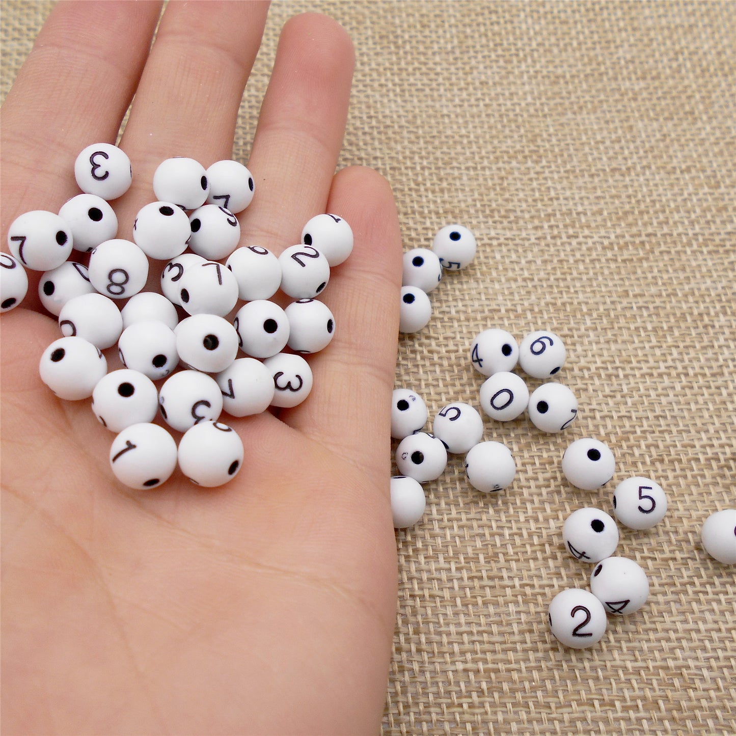 100Pcs Arabic Number 0-9 Beads Round Acrylic Spacer Beads DIY Making Bead for Jewelry Necklace Decor Crafts Supplies Phone Chain Decor