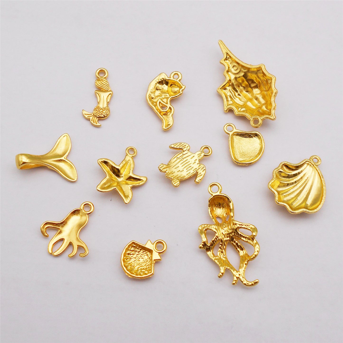 Bulk of 50g Alloy Marine Life Charm Octopus Turtle Seashell Design Pendant for Jewelry Necklace Bracelet Earrings Making DIY Crafts Decor