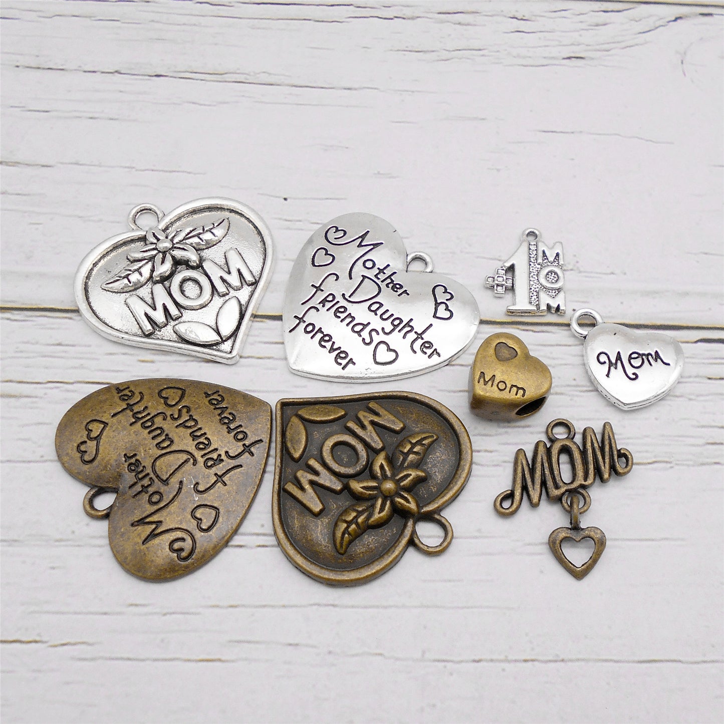8Pcs Metal Heart Charm with Mom Letter Decor, Mother's Day Pendant for Jewelry Necklace Earrings Making DIY Crafts Supplies Keychain Dangle Decor
