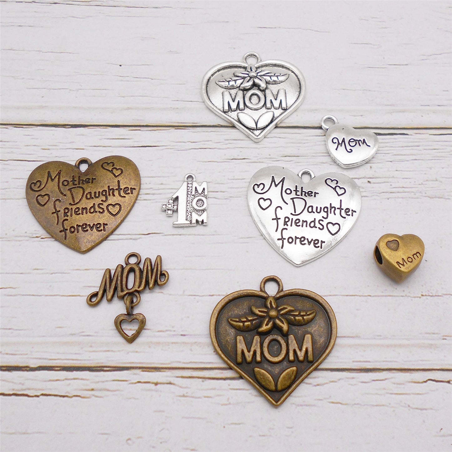 8Pcs Metal Heart Charm with Mom Letter Decor, Mother's Day Pendant for Jewelry Necklace Earrings Making DIY Crafts Supplies Keychain Dangle Decor