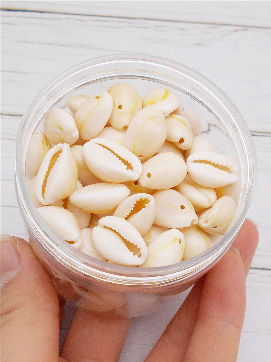 110g One Jar of Gold-ringer Cowrie with Hole, High-Gloss Sea Shell Natural Beach Shell for DIY Phone Case Phone Chain Jewelry Crafts Supplies, Beach Wedding Decor, Fish Tank & Aquarium Decoration