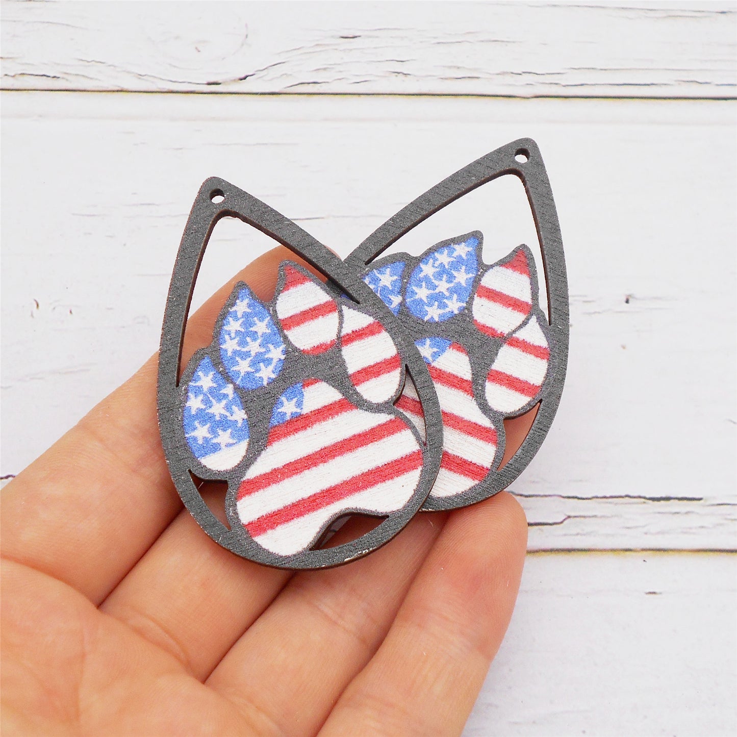 2Pcs Teardrop Frame Bear Paw Print Charms American Flag Pattern Wood Dangle for Pendant Jewelry Making DIY Crafts Supplies Phone Chain Decor 56.5x37mm