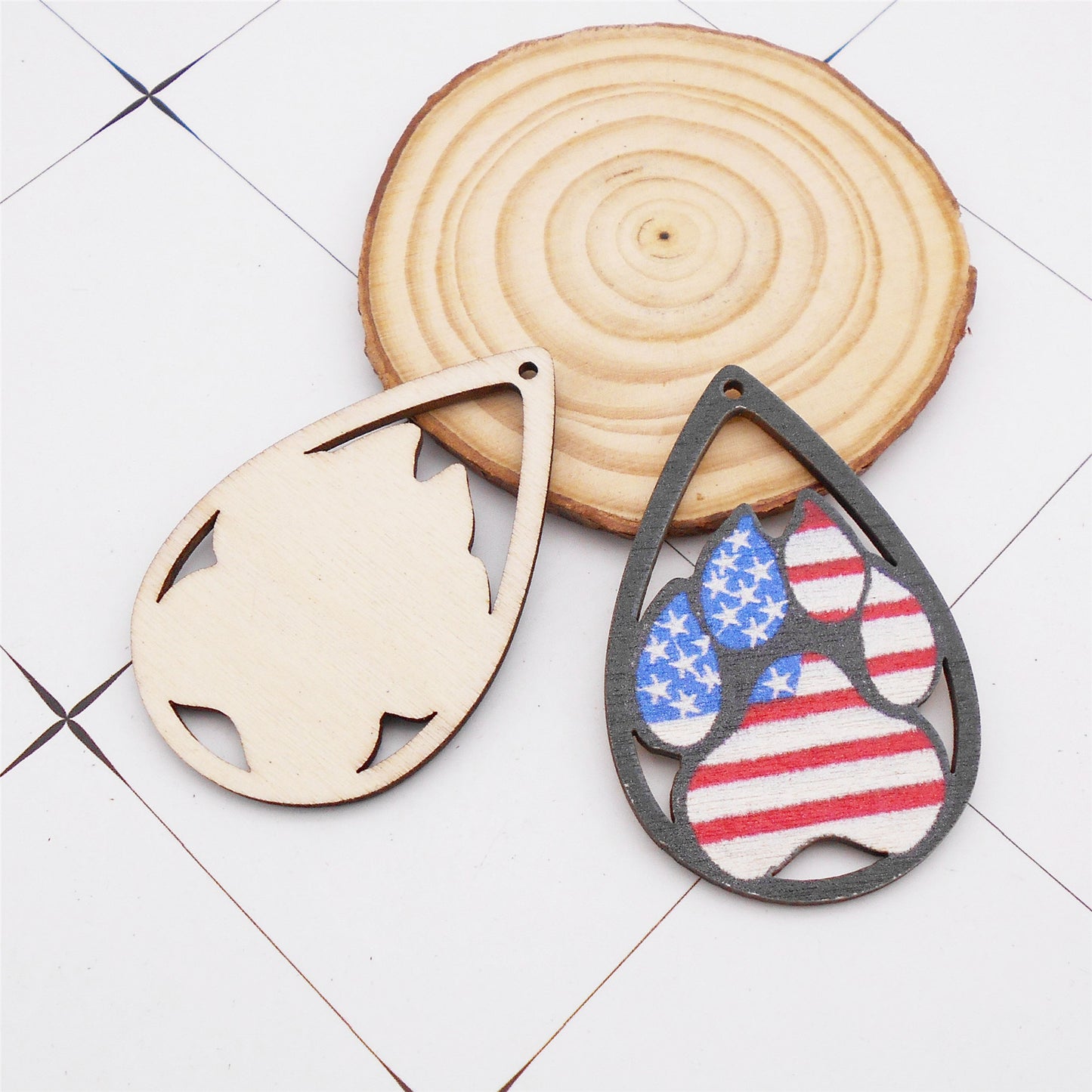 2Pcs Teardrop Frame Bear Paw Print Charms American Flag Pattern Wood Dangle for Pendant Jewelry Making DIY Crafts Supplies Phone Chain Decor 56.5x37mm