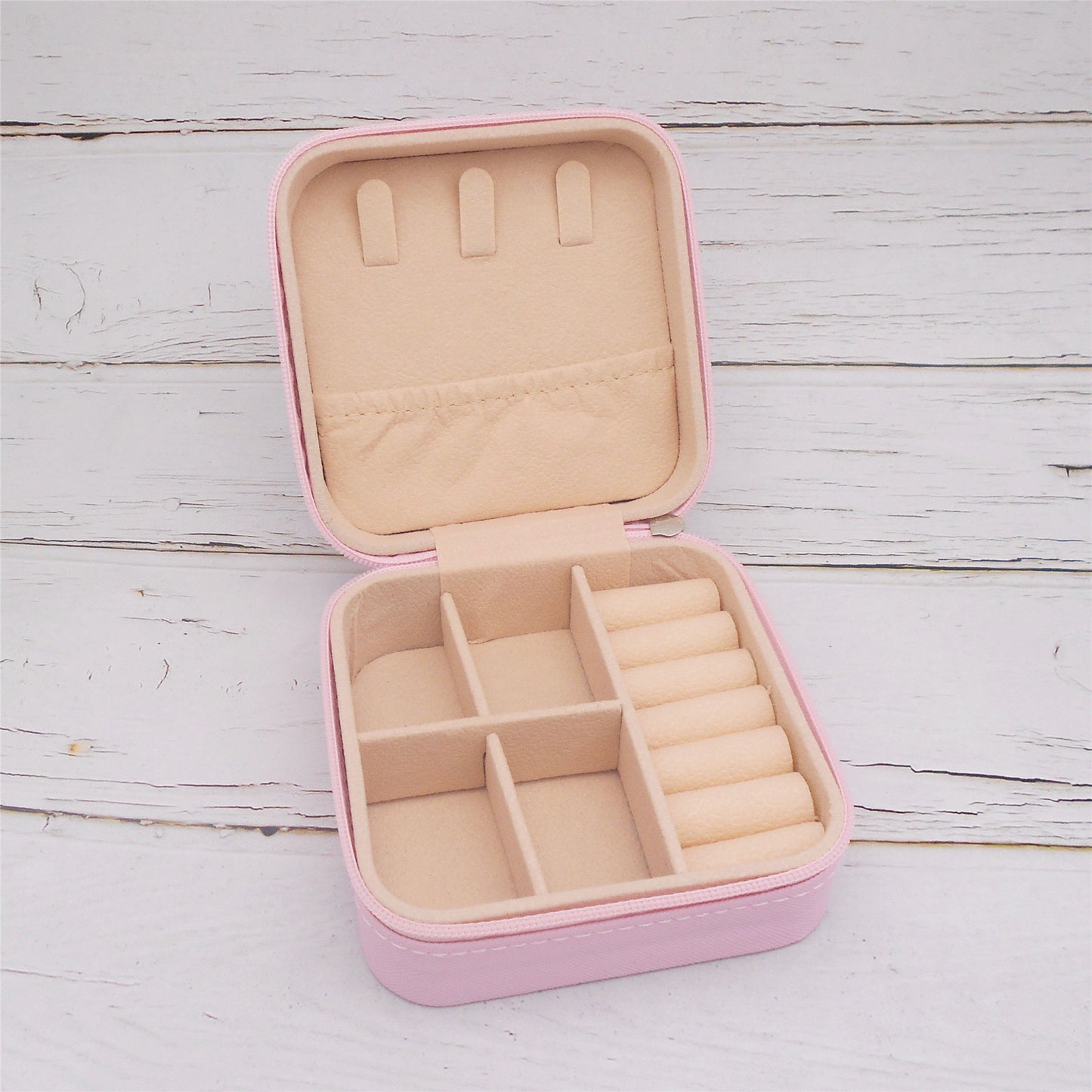 1 Piece Single Layer Jewelry Box Ladies Travel Jewelry Case Earrings Rings Organizer Box with Compartments Classic Portable Storage Box