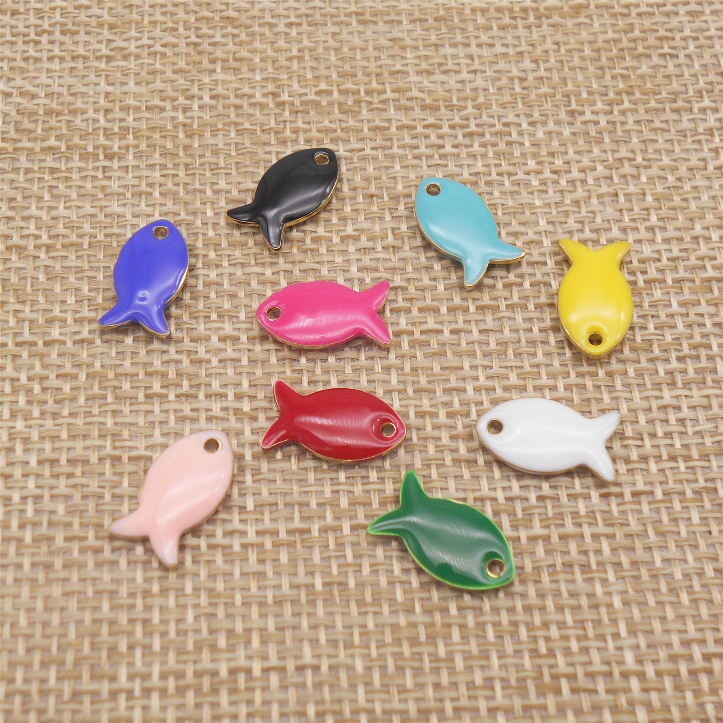 9Pcs Smooth Enamel Brass Fish Charms 14x8mm Double-Sided Sea Fish Pendants for DIY Crafts Supplies, Necklace Bracelet Earrings Dangle Decor, Minimalist Jewelry Charm
