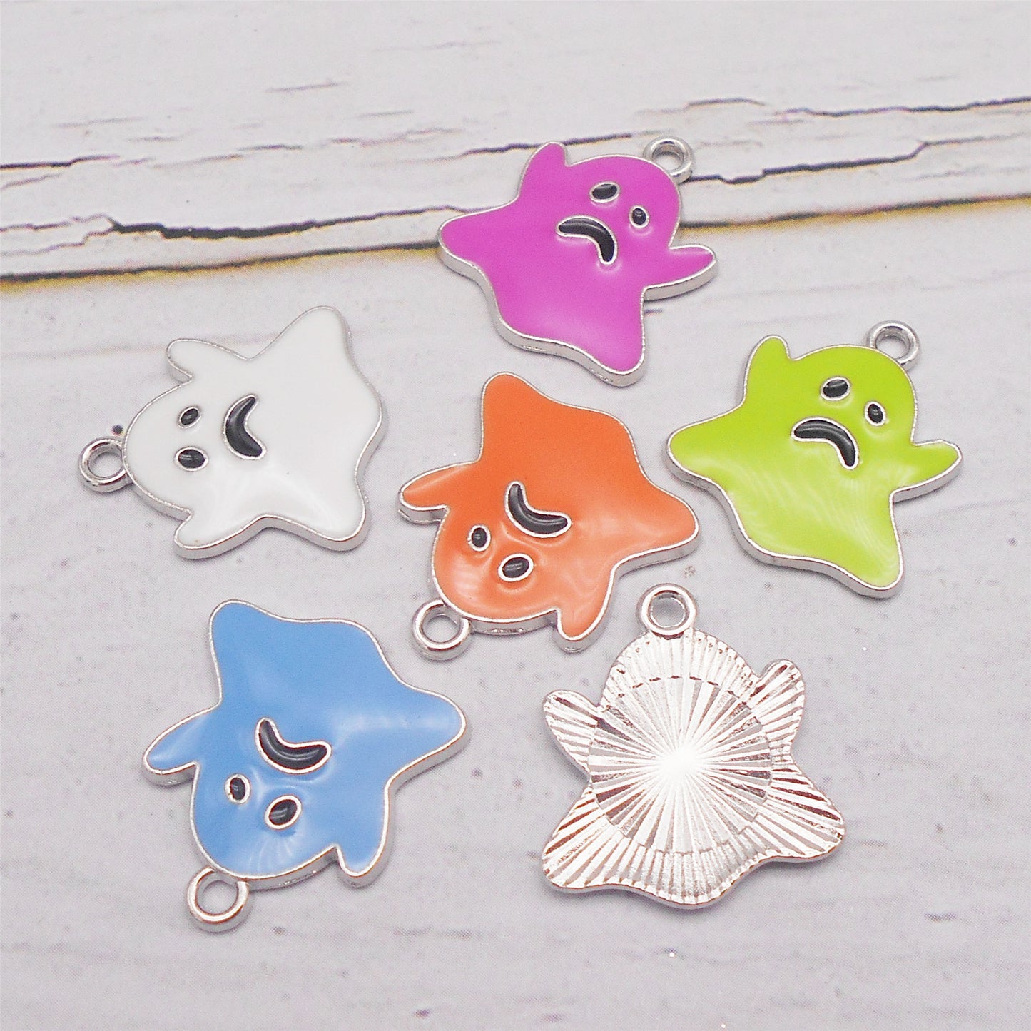 6Pcs Cute Halloween Boo Ghost Charms 20x18mm Alloy Enamel Ghost Pendant DIY Jewelry Accessories for Necklace Earrings Bracelet Making Key Ring Dangle Decor