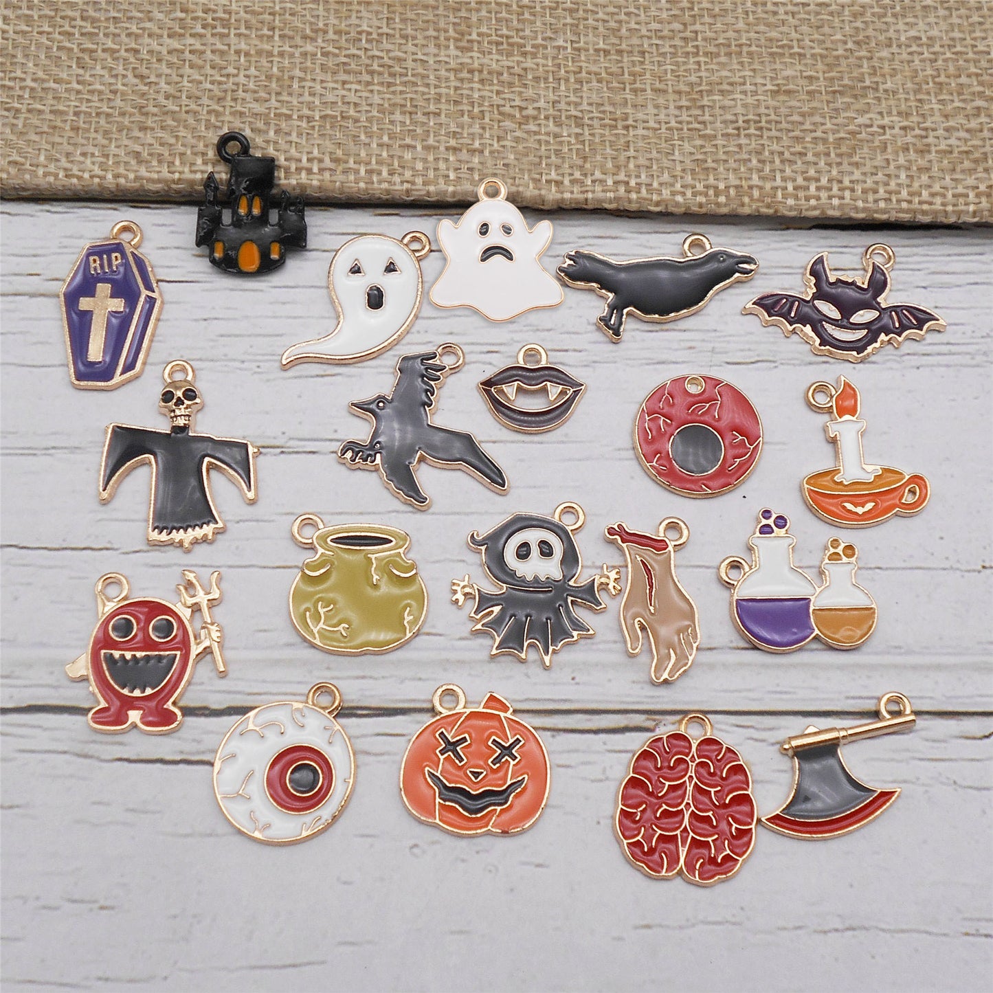 20PCS Mixed Halloween Enamel Charms Alloy Ghost, Raven Pendant for DIY Necklace Bracelet Accessories Crafts Decor Party Decoration