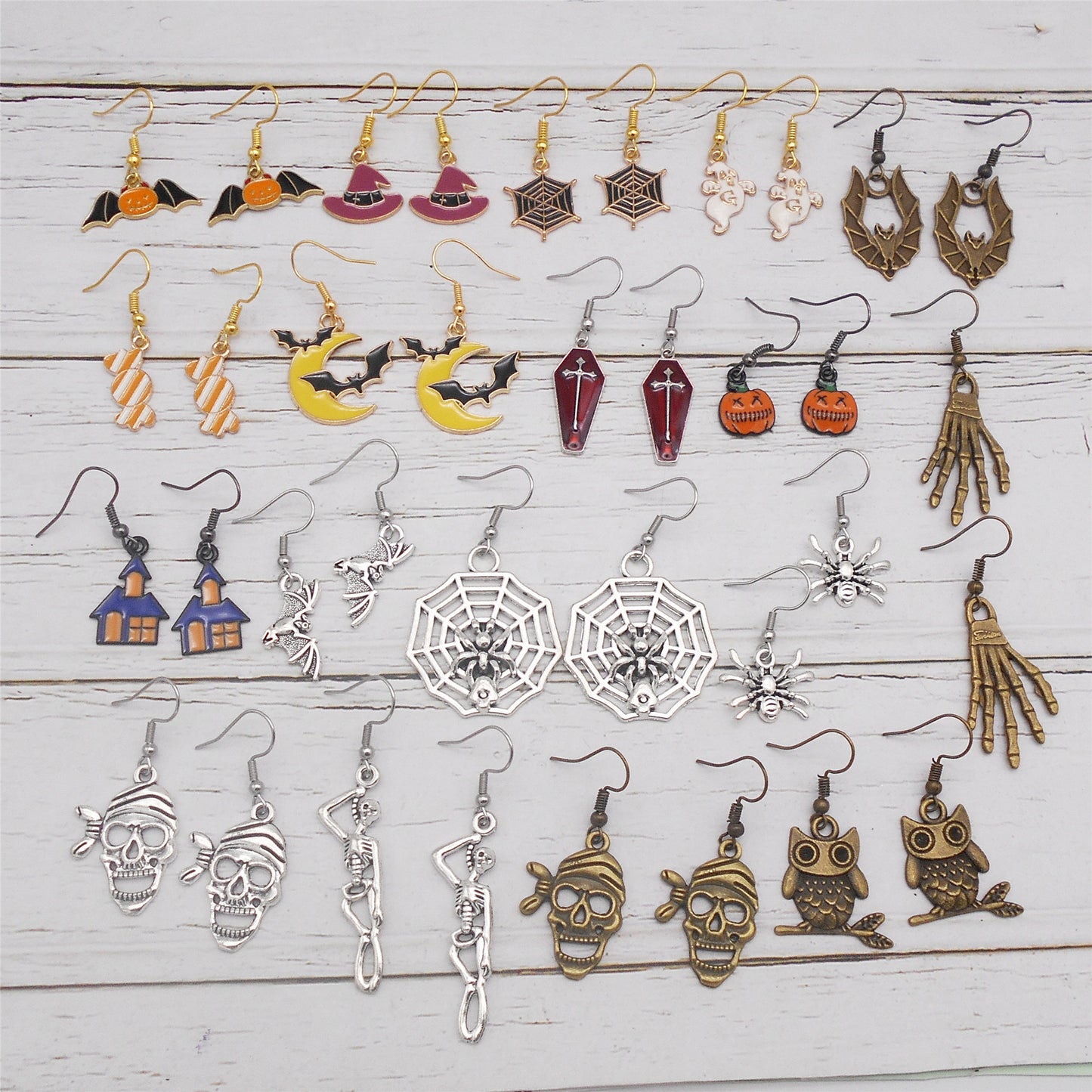 1 Pair Multi-Style Hypoallergenic Halloween Dangle Earrings Alloy Enamel Ghost, Bats, Owls Designed French Hook Earring for Women Ladies Daily & Party Use