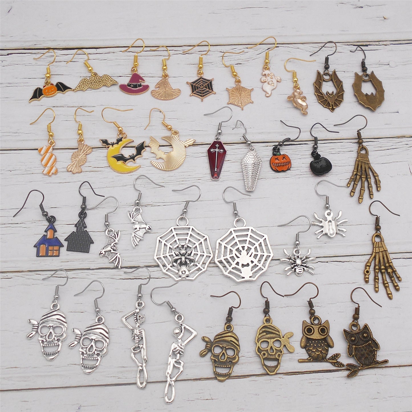 1 Pair Multi-Style Hypoallergenic Halloween Dangle Earrings Alloy Enamel Ghost, Bats, Owls Designed French Hook Earring for Women Ladies Daily & Party Use