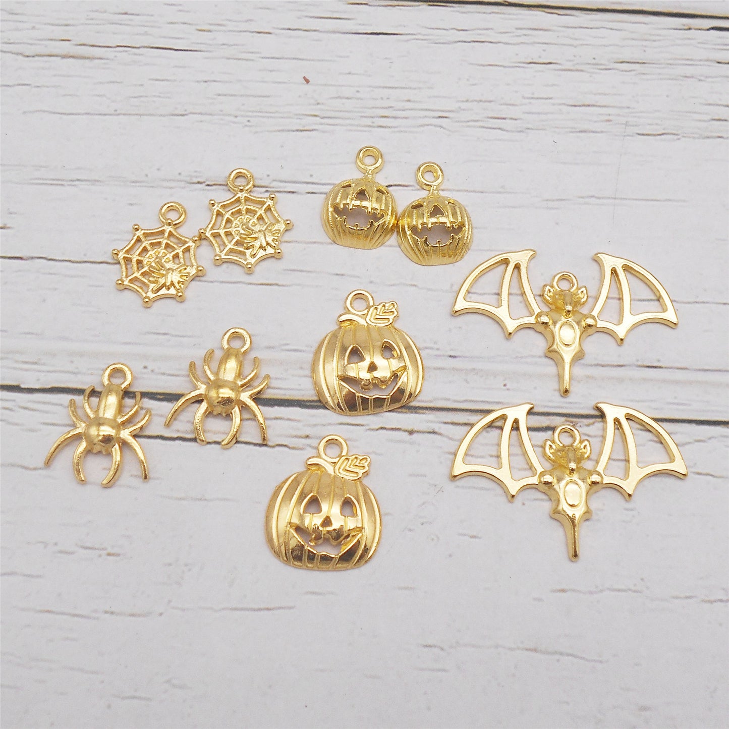 20PCS Quality Plated Golden Spider Bat Charms Metal Halloween Pumpkin Cobweb Pendant for Jewelry Making DIY Crafts Decor