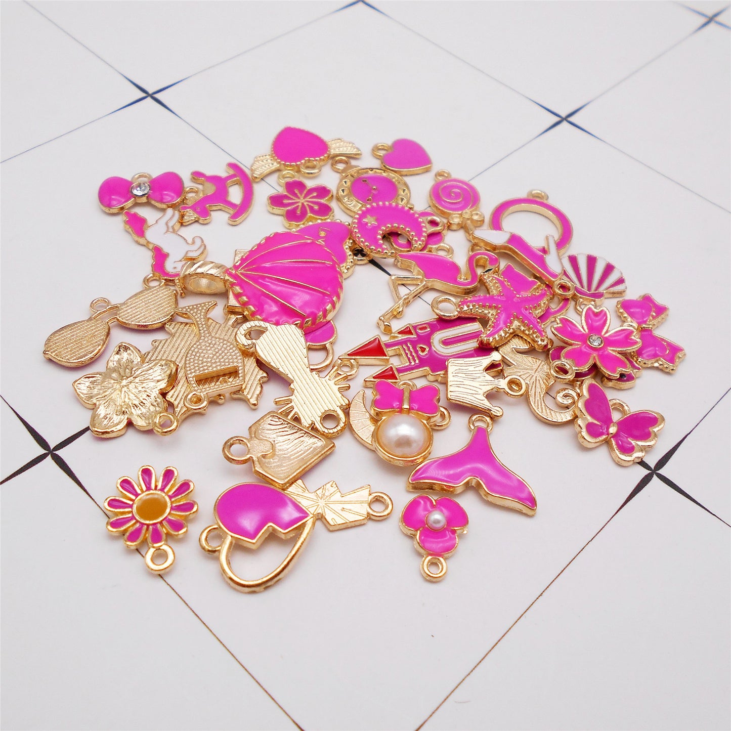 80pcs Fashion Charms Bright Pink Bling Pendants for Women Princess Jewelry Necklace Earrings Bracelet DIY Making