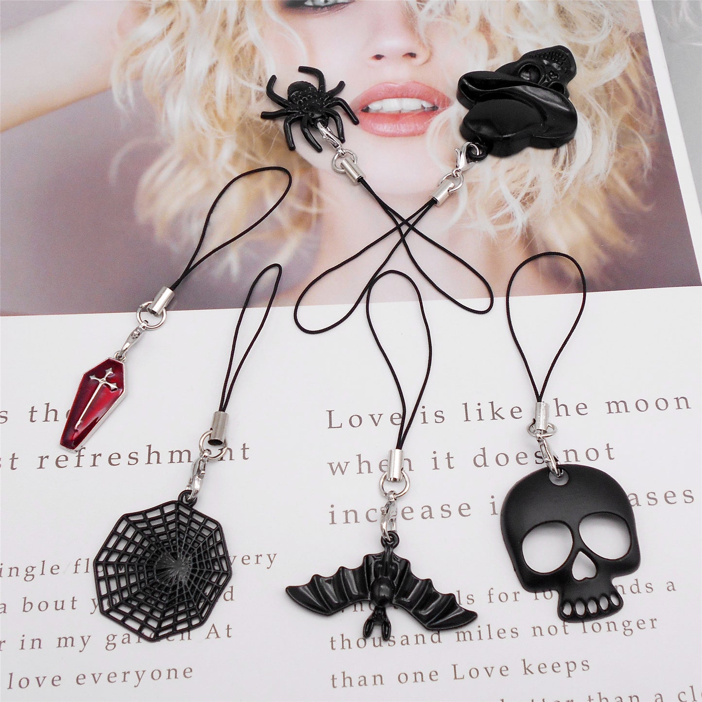 6pcs Gothic Skull Head Bat Spider Dangle Phone Chain Electroplated Alloy Charms Pendant Black for Phone Case Decor DIY Jewelry Crafts Supplies