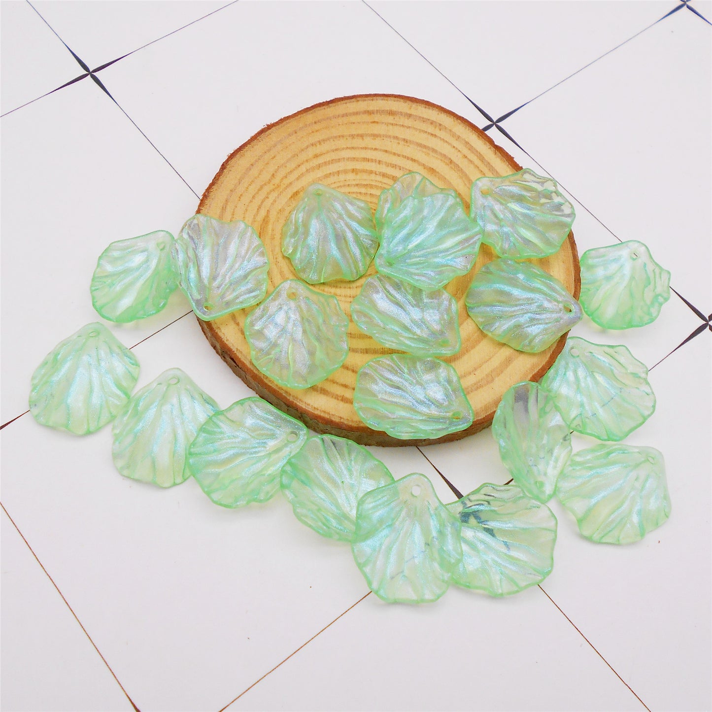 100Pcs Green Acrylic Leaf Charms Transparent Leaves Dangle for DIY Pendant Jewelry Making Phone Chain Crafts Decor