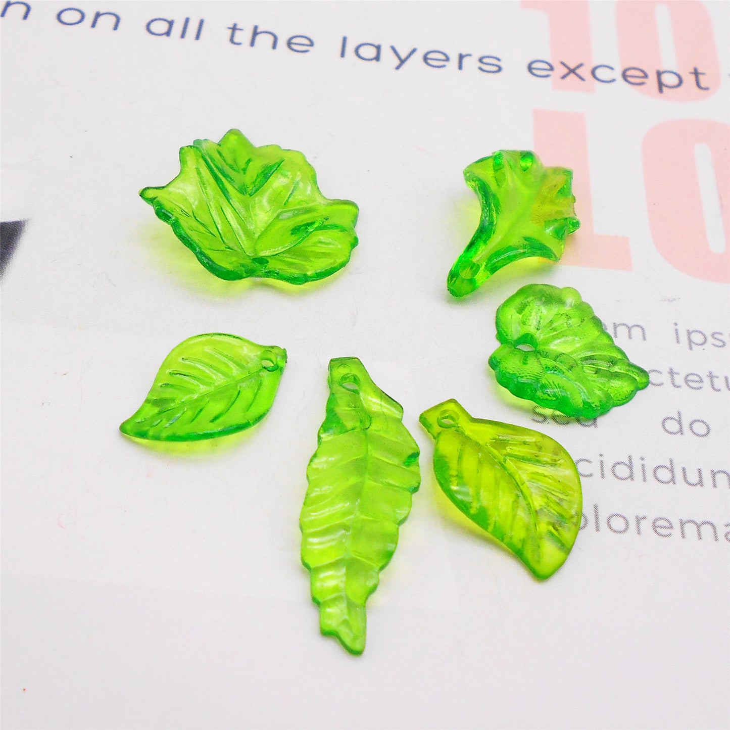 120Pcs Transparent Green Leaves Charms for Jewelry Making, Acrylic Leaves Shaped Jewelry Accessories for Pendant Necklace Bracelet Earrings Making