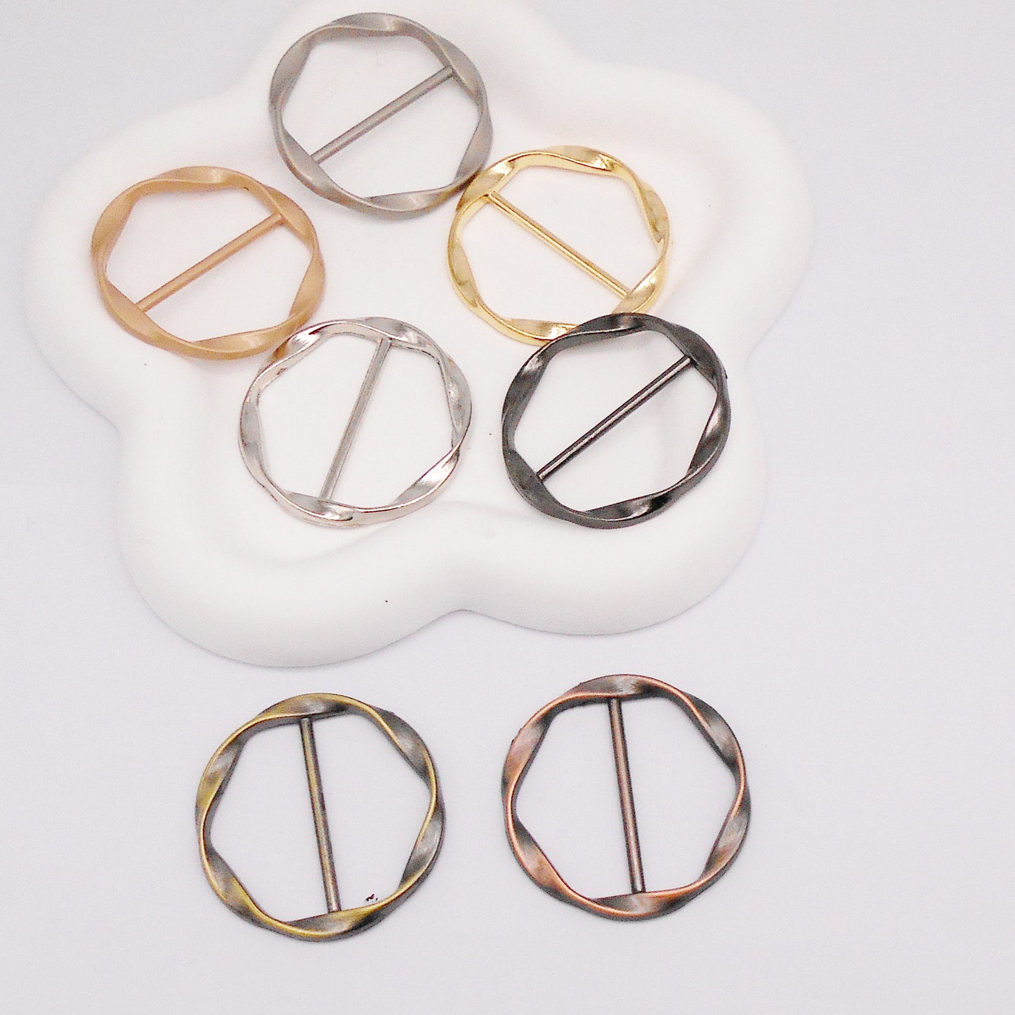 7Pcs Metal Alloy Dress Scarf Clip Buckle Scarf Ring Shawl Hem Weight Clip Silk Scarf Clasp Clips T-Shirt Brooch for Clothing Accessory