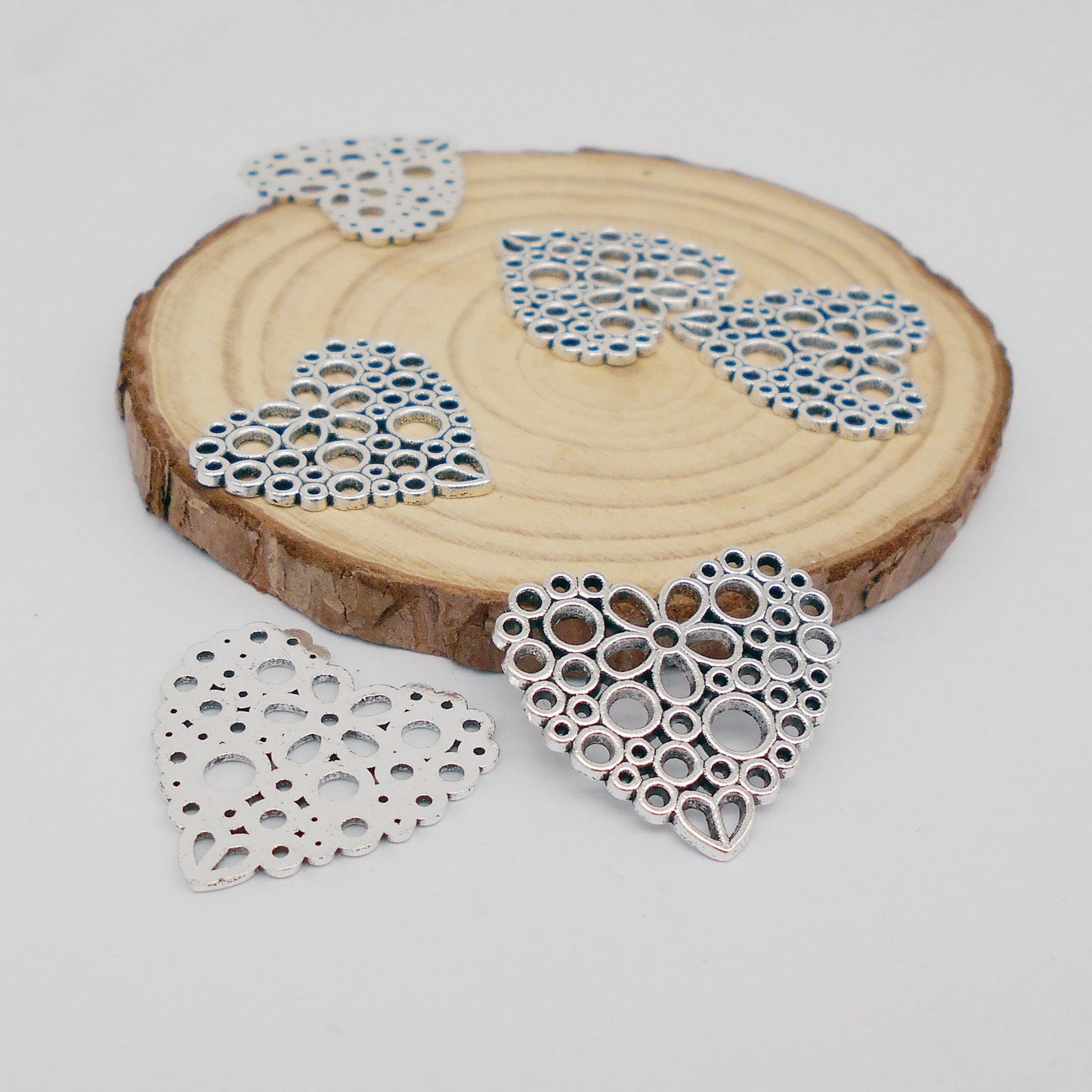 10Pcs 23x24mm Openwork Heart Charms Metal Love Heart Pendants Retro Silver Necklace Bracelet Charms Jewelry Making Accessories DIY Crafts Decor