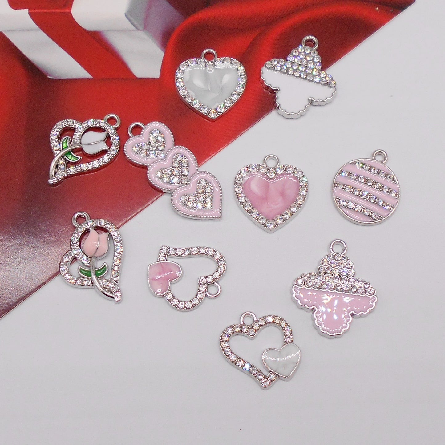 30pcs Mixed Pink Heart Rose Enamel Charms Rhinestones Pendant for Jewelry Necklace Bracelet Earring Making Keychain Bookmark DIY Craft Findings