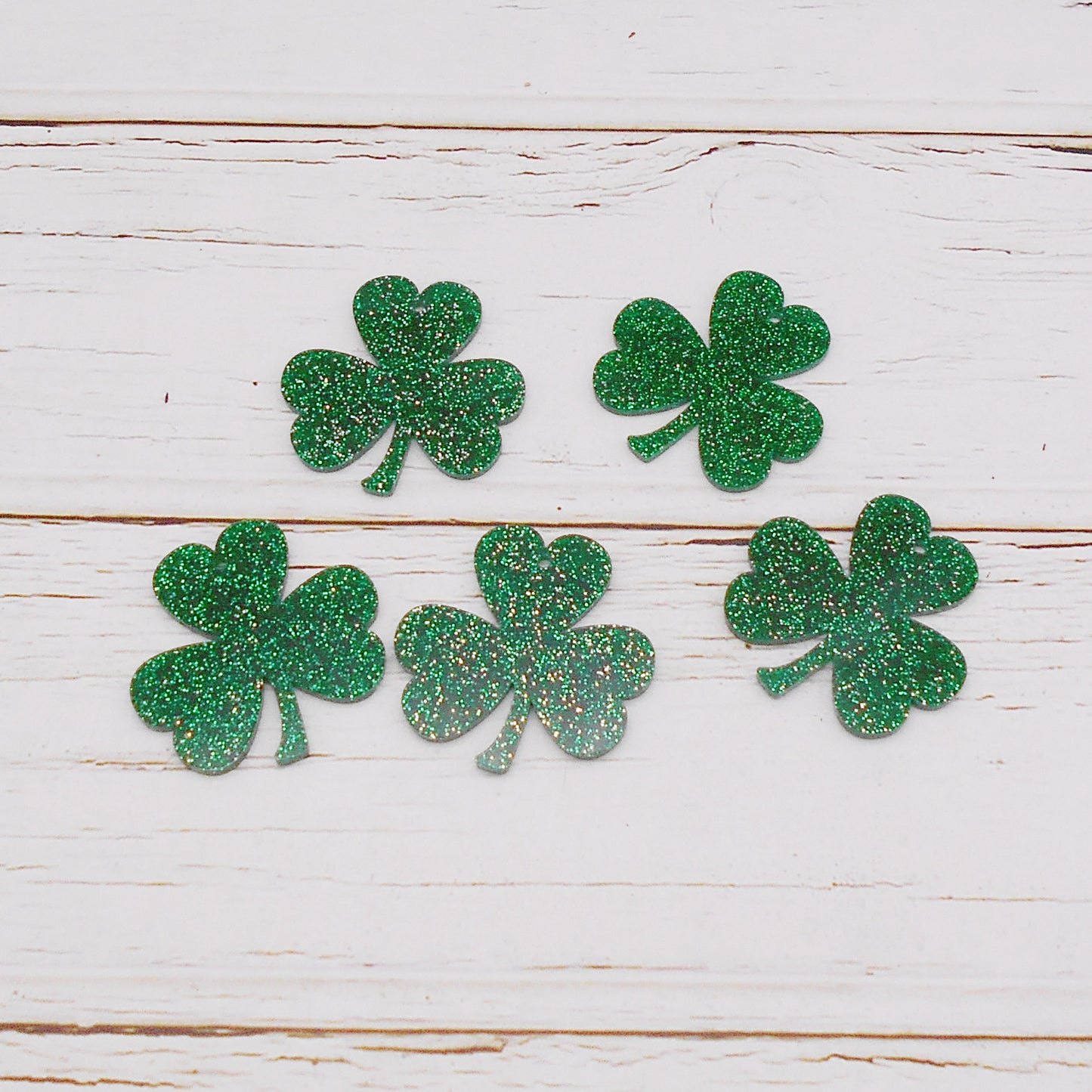 30pcs Three Leaf Clover Acrylic Shamrock St. Patrick's Day Green Pendant for Jewelry Necklace Bracelet Earring Making Keychain Bookmark DIY Craft Findings