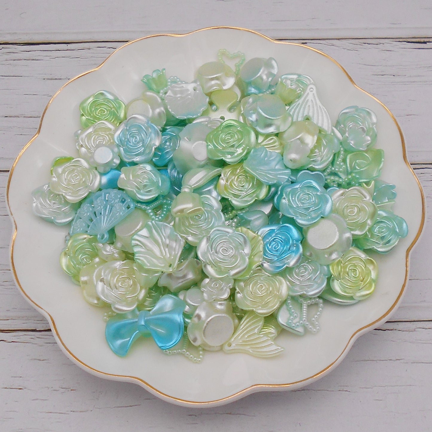 Randomly send mixed plastic beads 500g Flower Rose Beads Butterfly Bow Charms Pendant Mixed