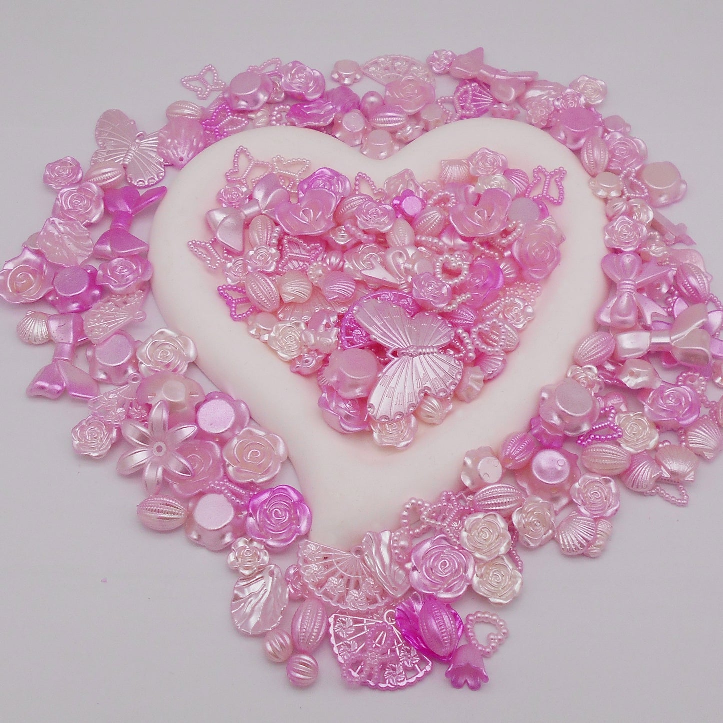 Randomly send mixed plastic beads 500g Flower Rose Beads Butterfly Bow Charms Pendant Mixed