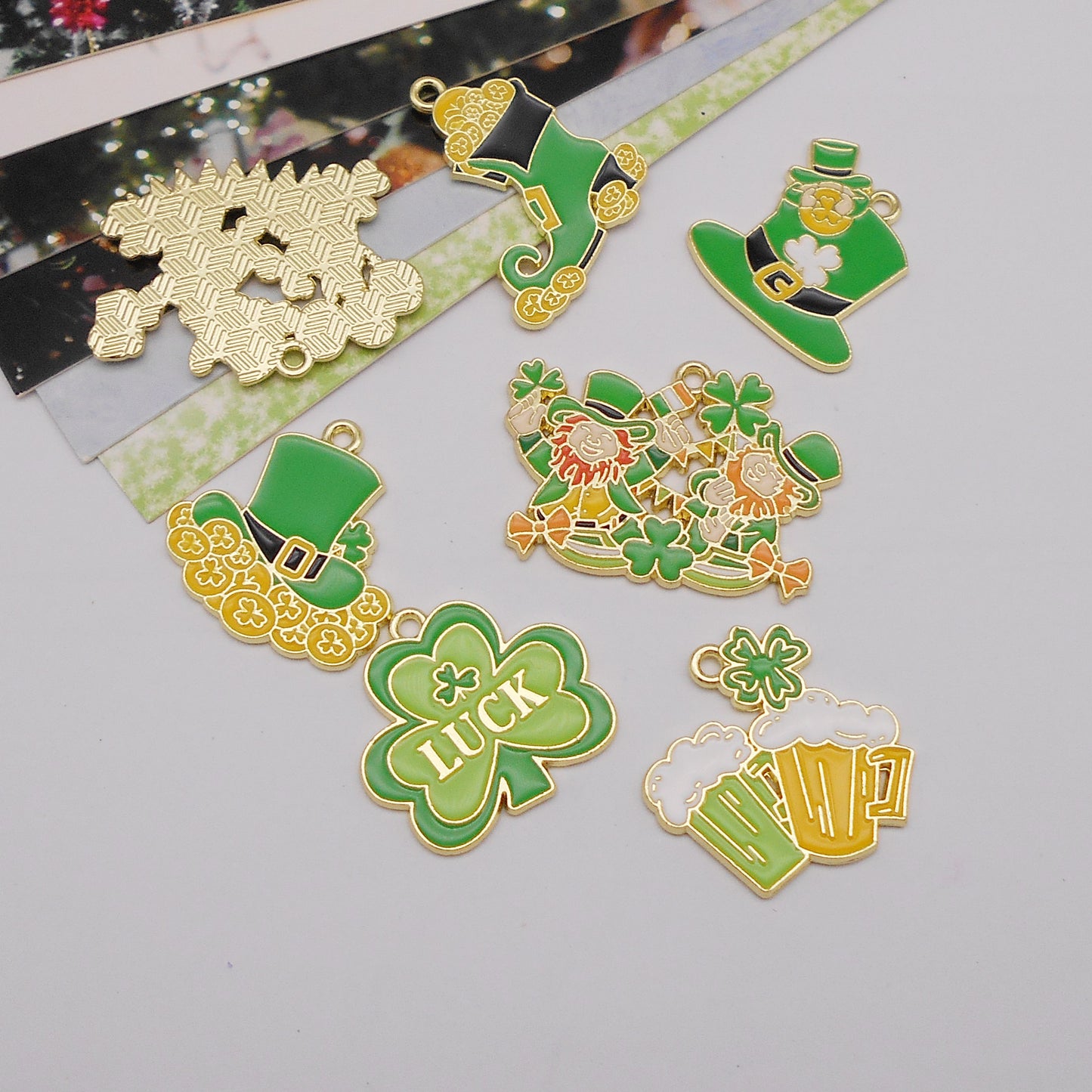 21pcs Enamel Charms Alloy Shamrock St. Patrick's Day Pendant for Jewelry Necklace Bracelet Earring Making Keychain Bookmark DIY Craft Findings