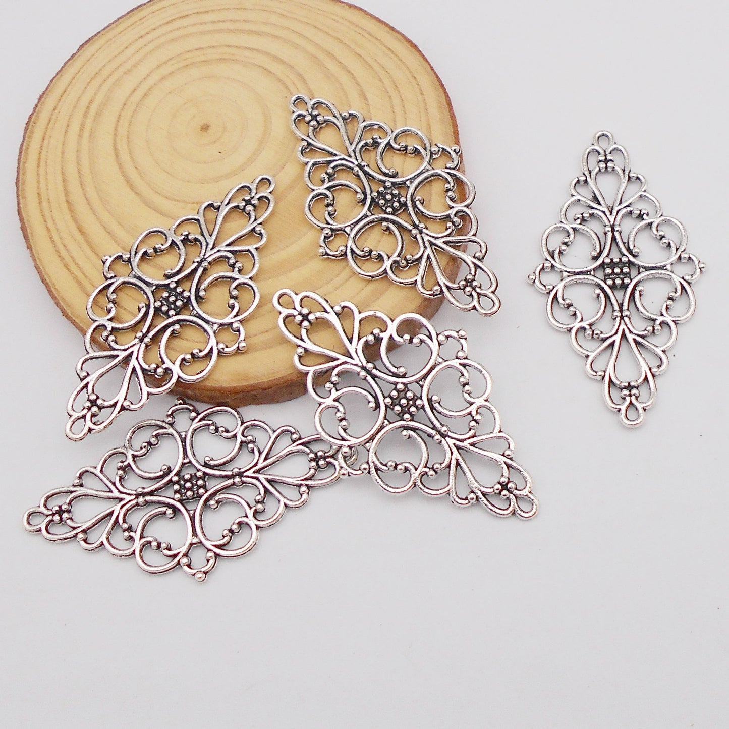 Antique Silver Alloy Flower and Vine Link Pendant 30pcs/pack for Jewelry Making Necklace Earrings DIY Findings