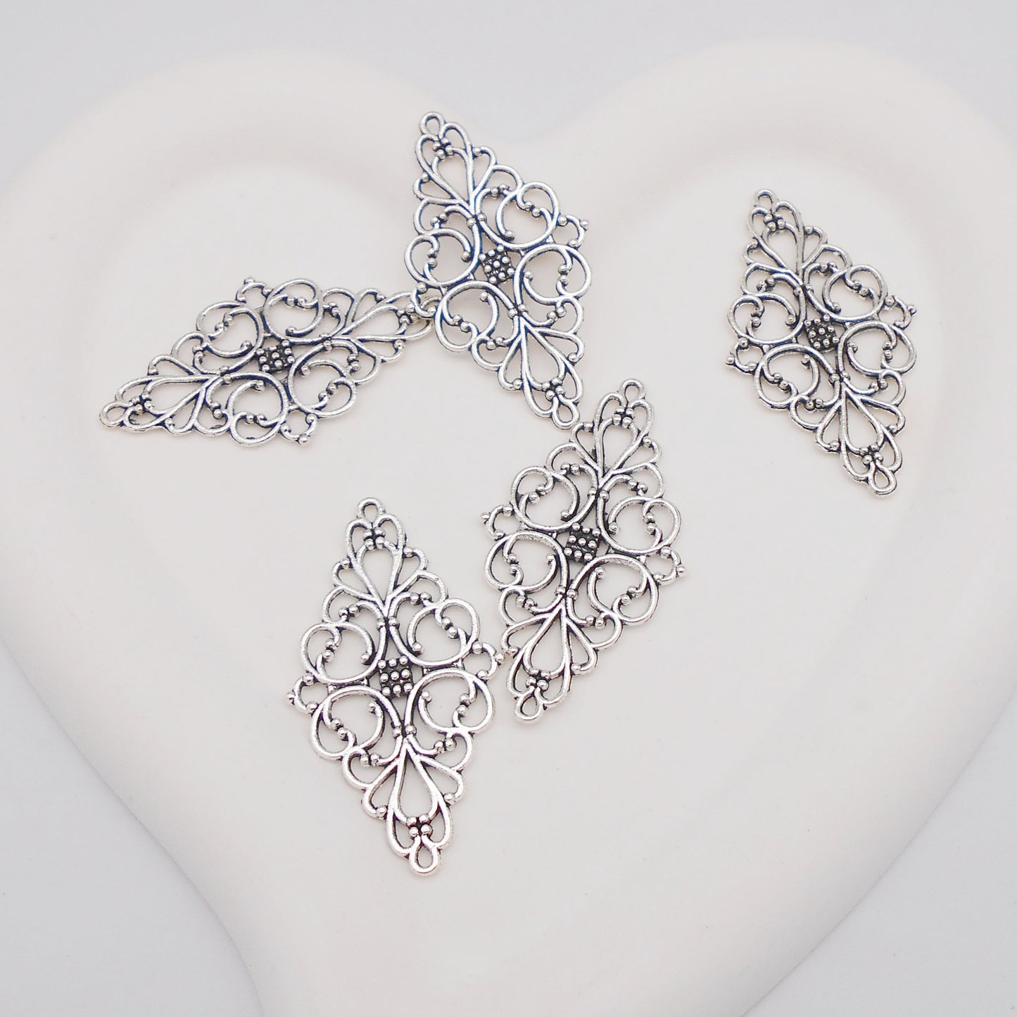 Antique Silver Alloy Flower and Vine Link Pendant 30pcs/pack for Jewelry Making Necklace Earrings DIY Findings