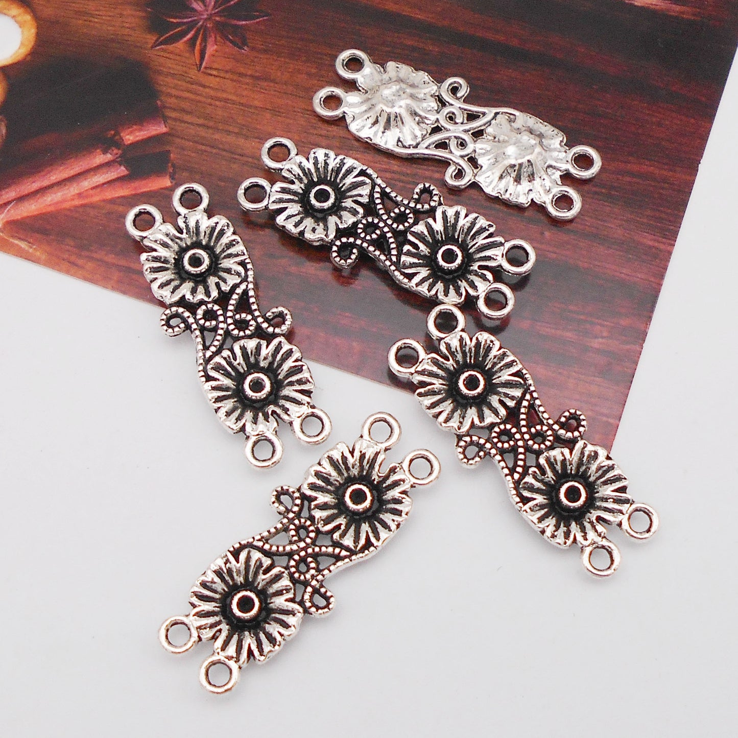 Antique Silver Color Alloy Chinese Knot Celtic Knot Link Pendant 30pcs/pack