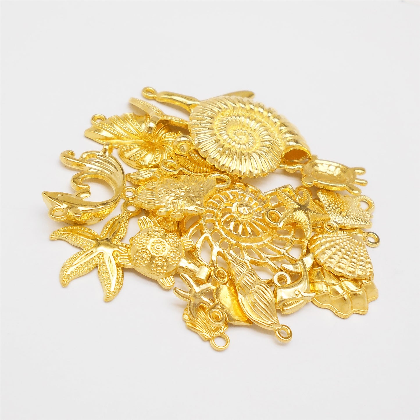 69PCS Gold tone Alloy Metal Sea Animal Charms Whale Mermaid Tail Starfish Shells Bulk Ocean Pendants Mermaid Tail Fish for Summer Beach Jewelry Necklace Bracelet Making DIY Crafts