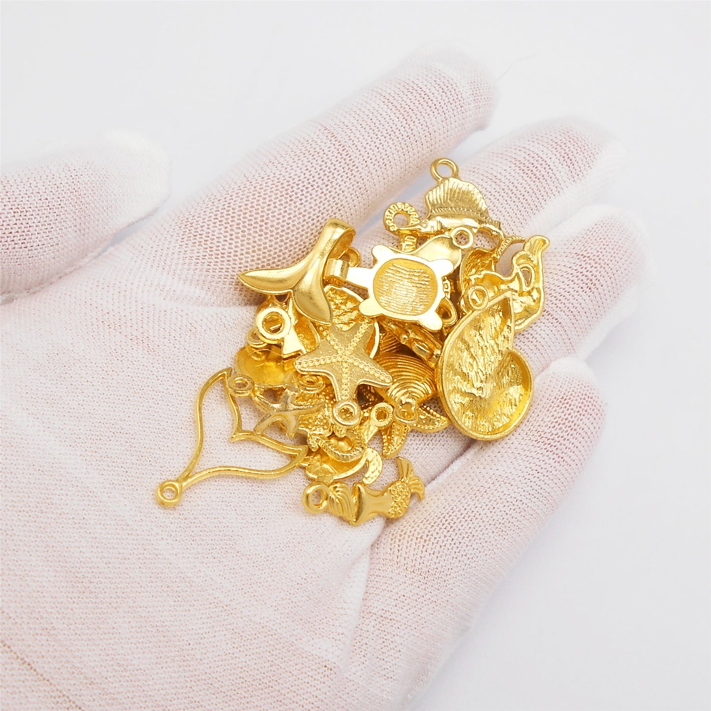 200PCS Gold Sea Animal Charms Assortment Starfish Shells Bulk Ocean Pendants Mermaid Tail Fish for Summer Beach Jewelry Necklace Bracelet Making DIY Crafts