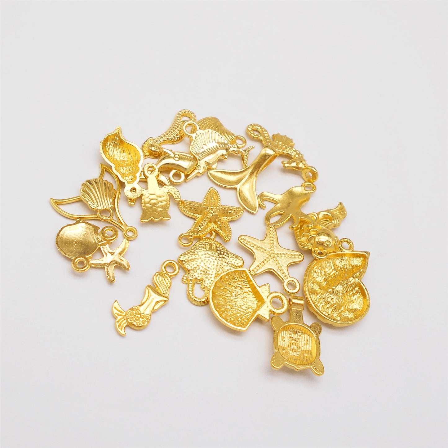100 PCS Alloy Gold Color Sea Shells Charms Ocean Animal Pendants Starfish Mermaid Tail Turtle Seahorse for Beach Theme Jewelry Making