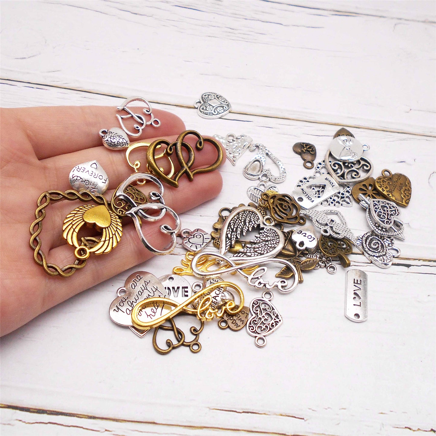 44Pcs Alloy Heart Charms Valentine Theme Love Heart Pendants for Jewelry Accessories DIY Crafts Decor Keychain Decoration Hair Making
