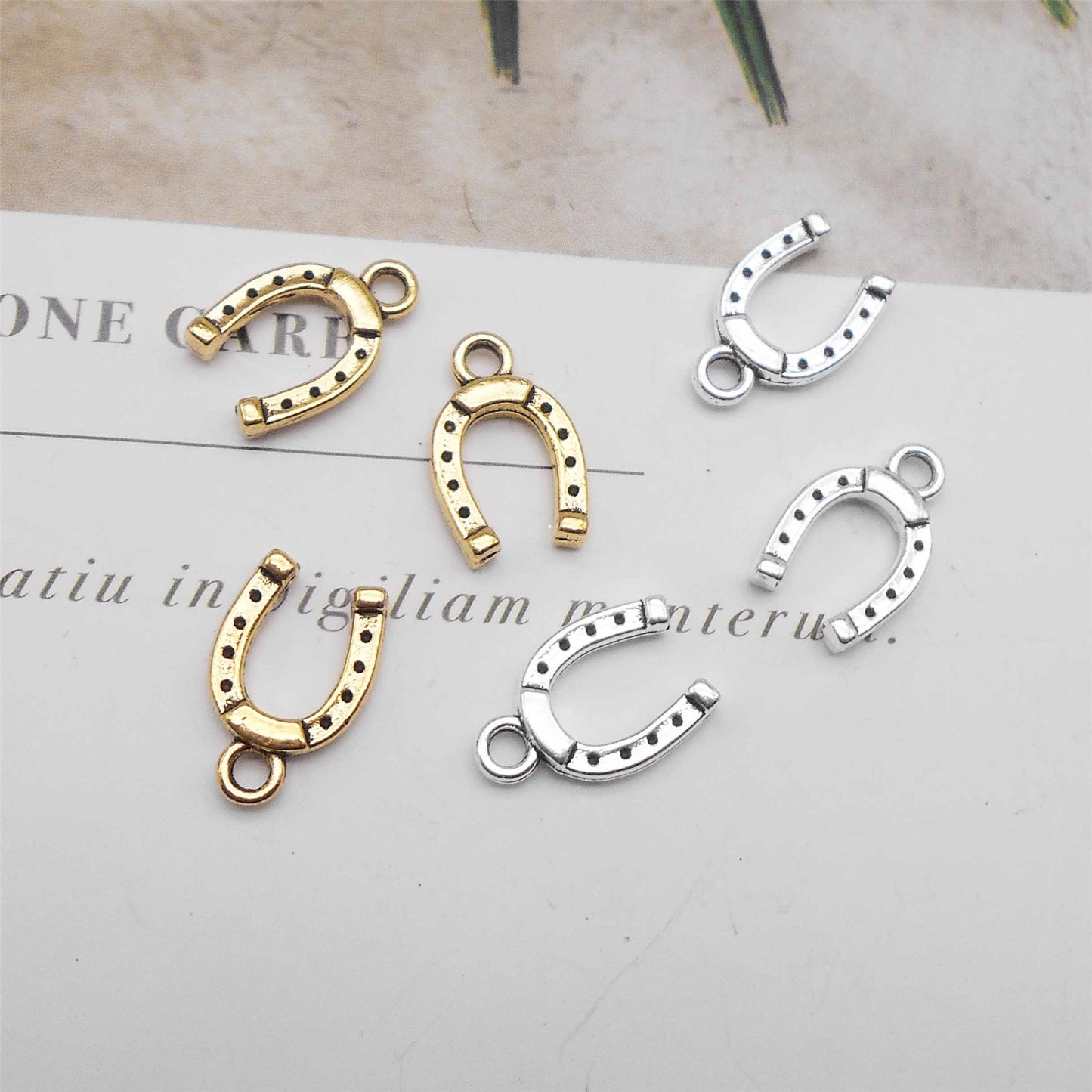 12PCS 14*9mm Metal Alloy Horseshoe Pendant Charms Retro Gold & Silver Jewelry Findings for Necklace Bracelet Earrings Making, DIY Crafts Decoration