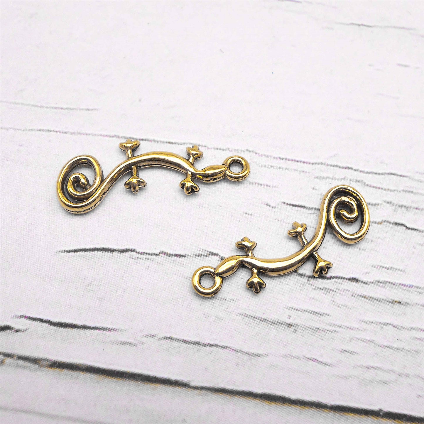 12pcs 29x10mm Metal Alloy Desert Lizard Charms Antique Gold Animal Pendants DIY Jewelry Accessories for Necklace Bracelet Earring Making, Crafts Decoration