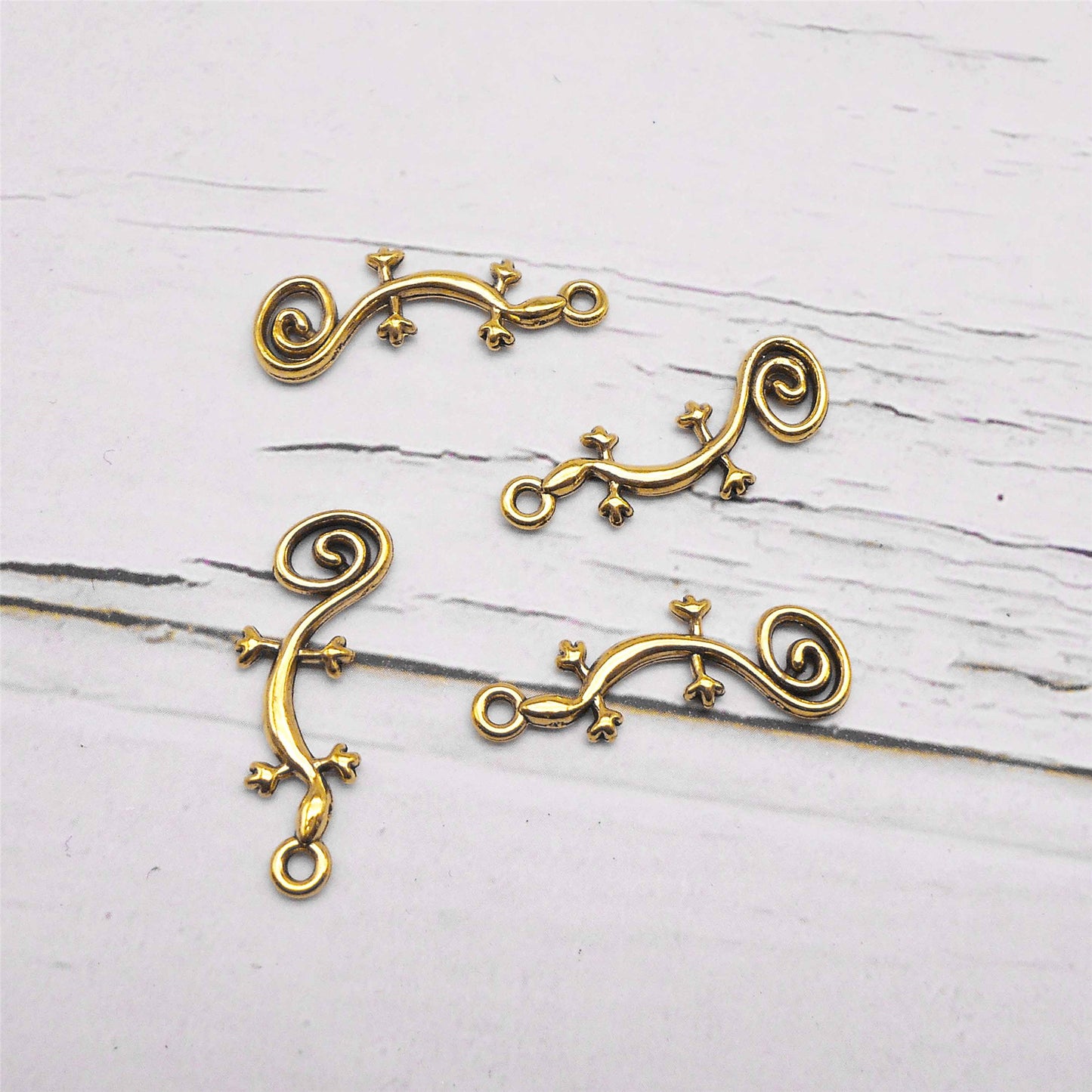 12pcs 29x10mm Metal Alloy Desert Lizard Charms Antique Gold Animal Pendants DIY Jewelry Accessories for Necklace Bracelet Earring Making, Crafts Decoration