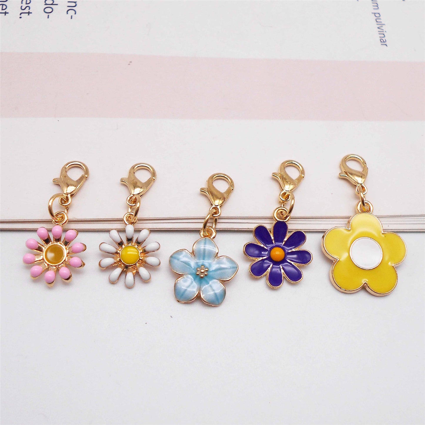 10PCS Enamel Flower Charms with Lobster Clasp Alloy Daisy Cherry Blossom Rose Pendant for Jewelry Accessories Shoe Bag Decoration DIY Craft Supplies