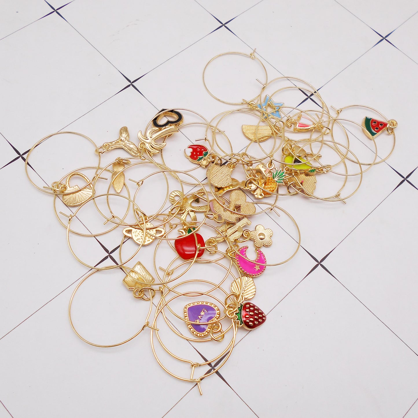 30pcs Mixed Gold Tone Alloy Rings Wine Glass Charms with Enamel Dangle for Weddings Parties Celebrations Wine Cups Goblet Decor
