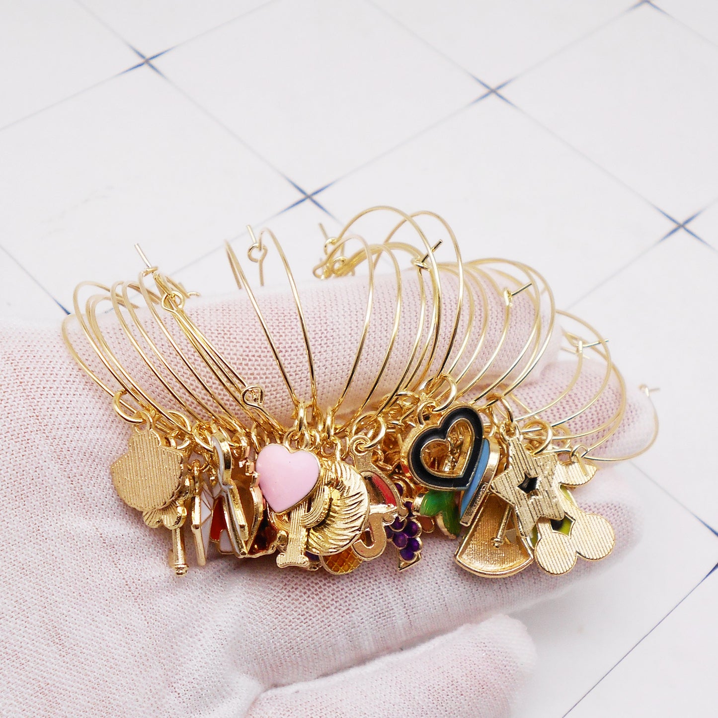 30pcs Mixed Gold Tone Alloy Rings Wine Glass Charms with Enamel Dangle for Weddings Parties Celebrations Wine Cups Goblet Decor