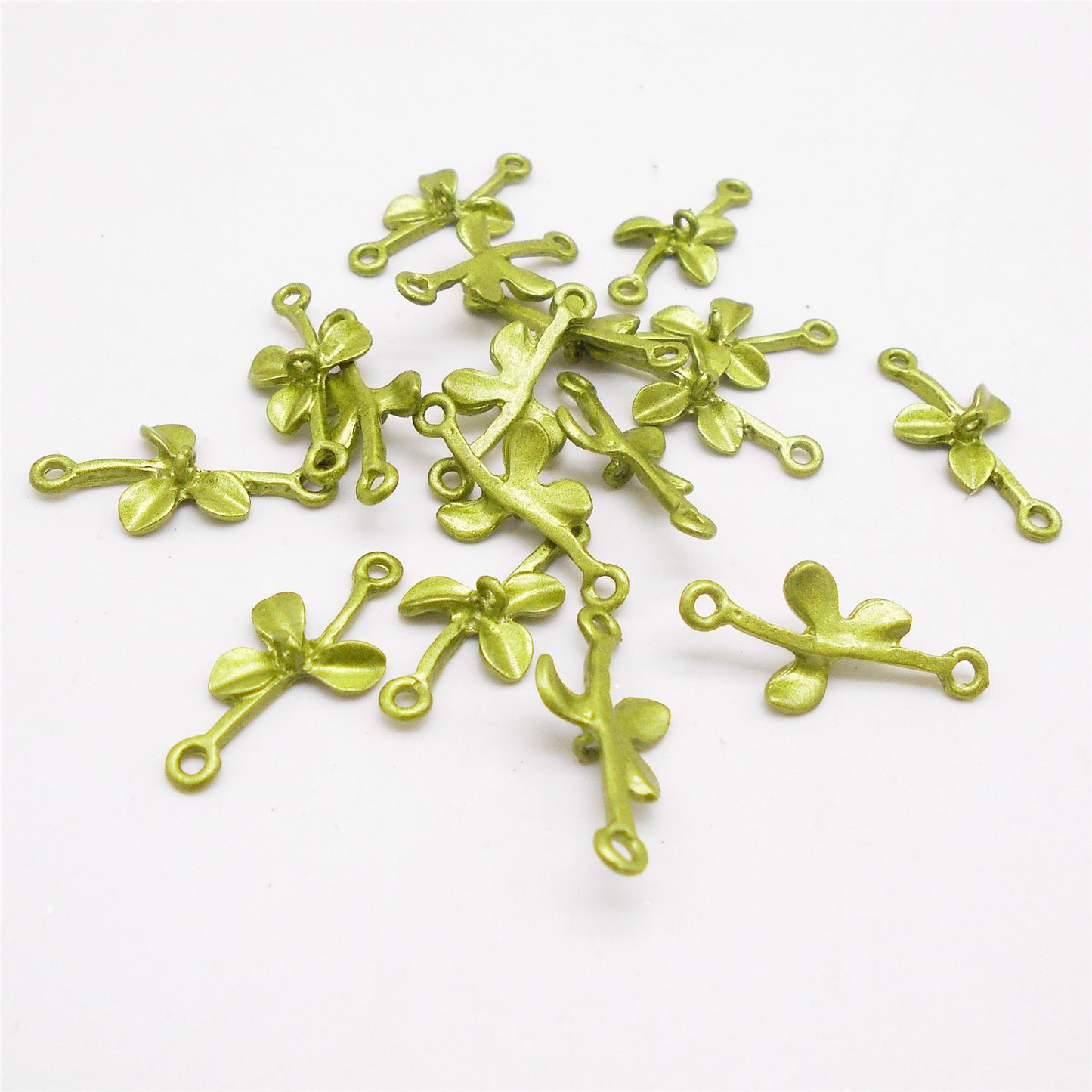 10pcs 12*25mm Metal Painted Alloy Foliage Charms Green Leaf Pendant Connectors for DIY Necklace Bracelet Earring Jewelry Making Accessories