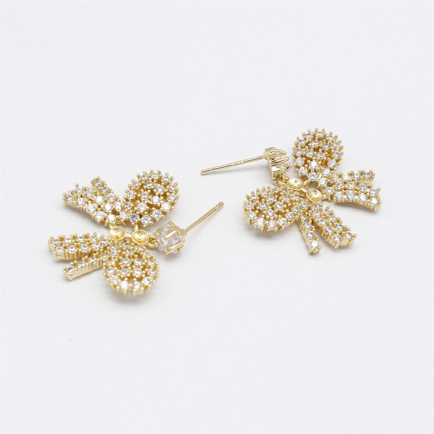 1 Pair 26*23mm Gold Color Brass Zircon Bow Ear Stud Crystal Rhinestones Embellished Bowknot Earrings Hypoallergenic Earring Jewelry for Ladies