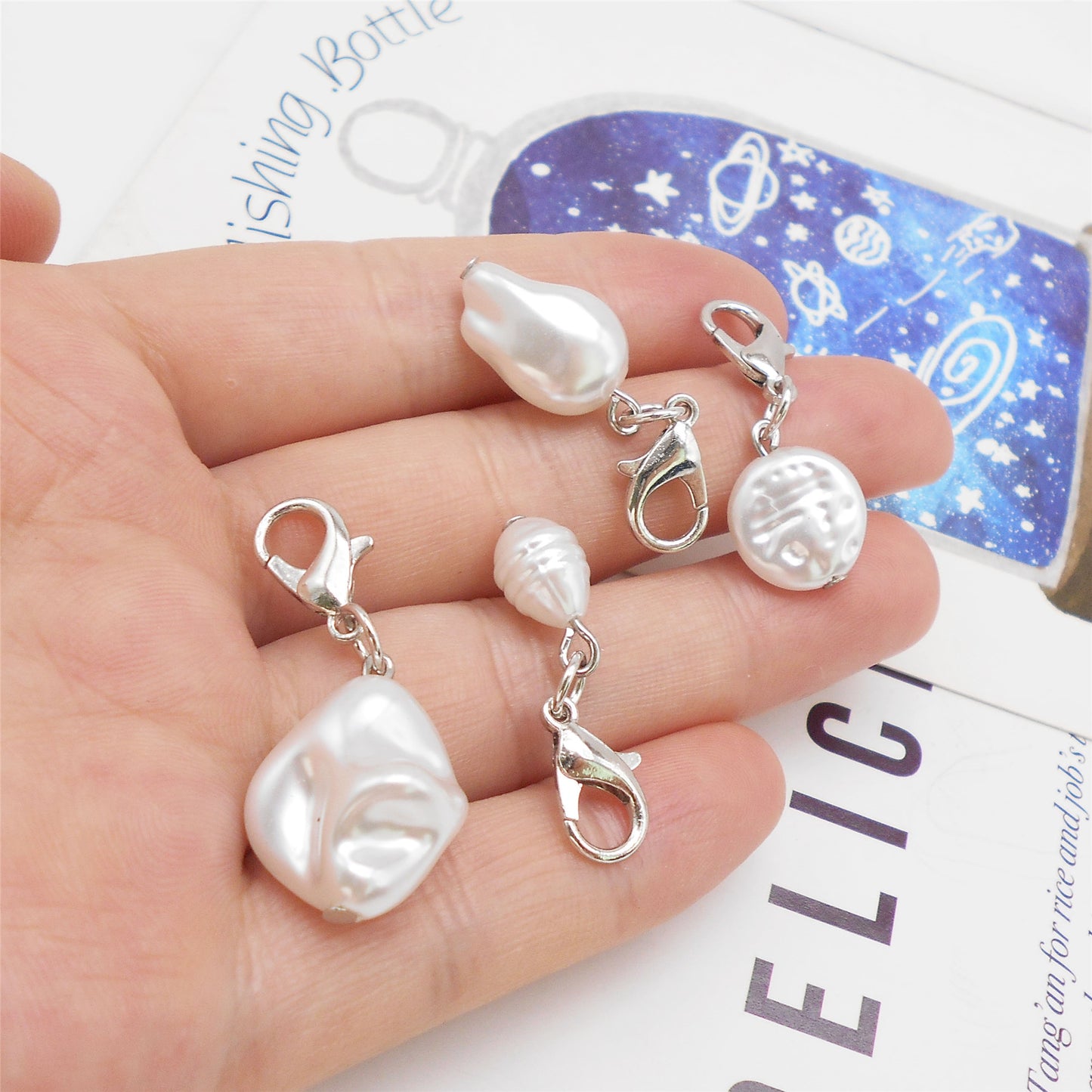 8pcs High-Gloss White Irregular Faux Pearl Pendants with Alloy Lobster Claw Clasp Plastic Shoe Charms Keychains Dangle Jewelry Making Accessories Bag Purse Clothes Decor