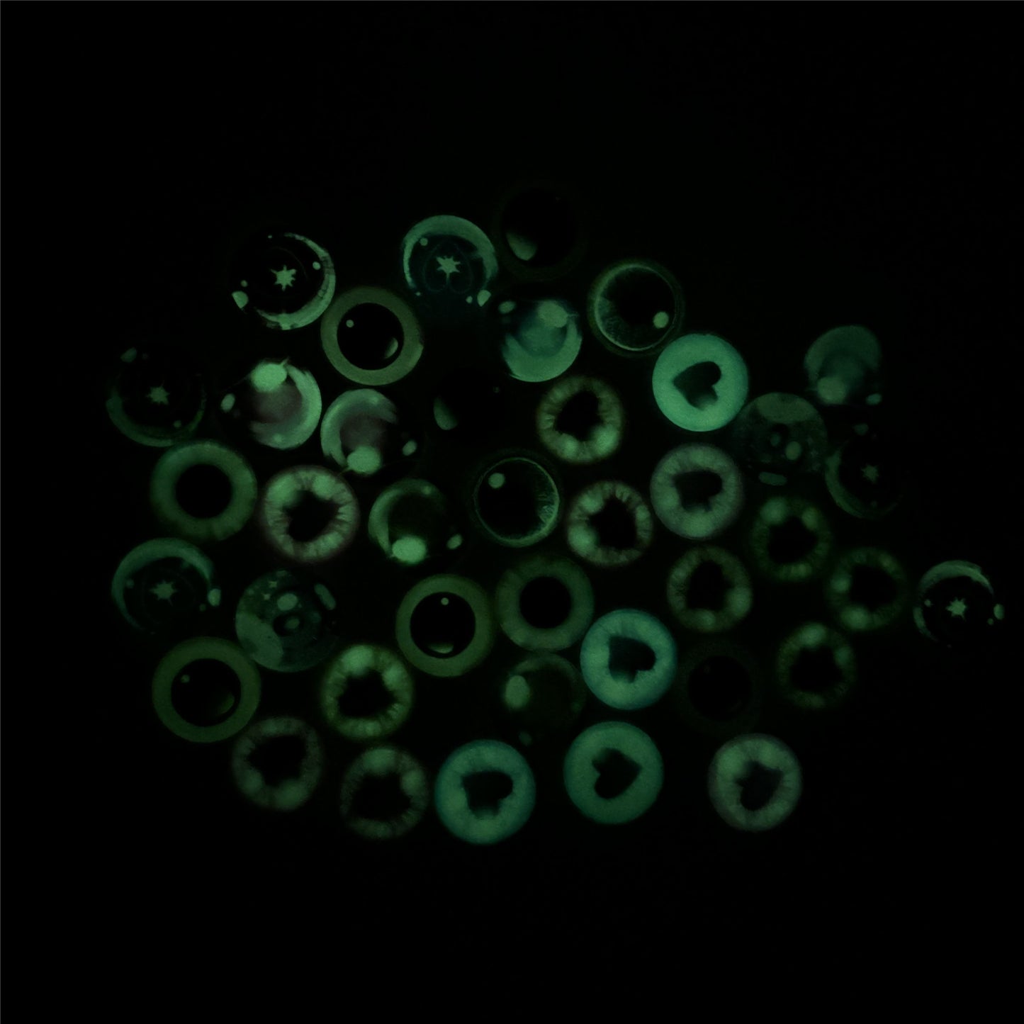 10 or 15 Pairs Heart & Round Pupil Animal Toy Eyes Luminous Glass Dragon Eyes Dome Scrapbook Cabochons DIY Making Accessories 12/16/18/20mm