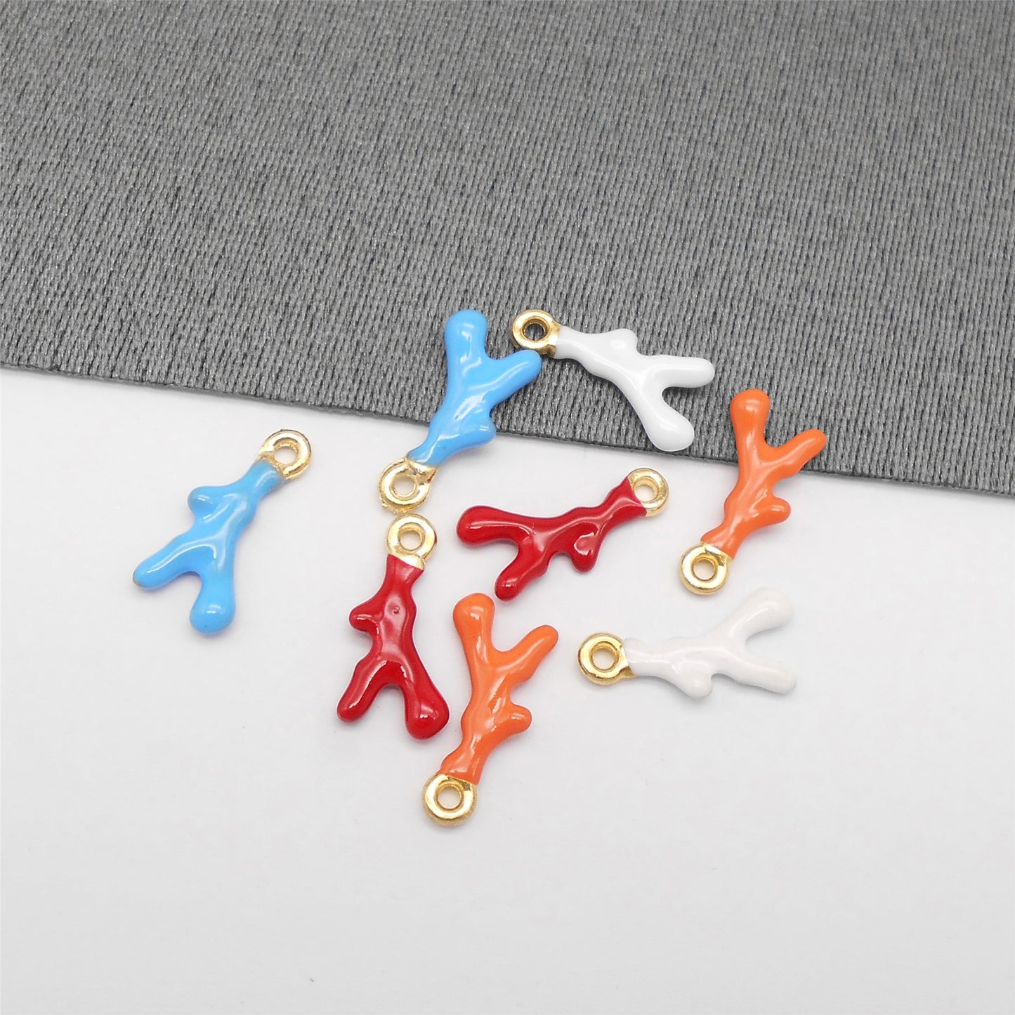 12Pcs Christmas Deer Antlers Charm Alloy Enamel Coral Branch Shape Pendant for Jewelry Necklace Bracelet Making DIY Crafts Decor Supplies 17x8.5mm