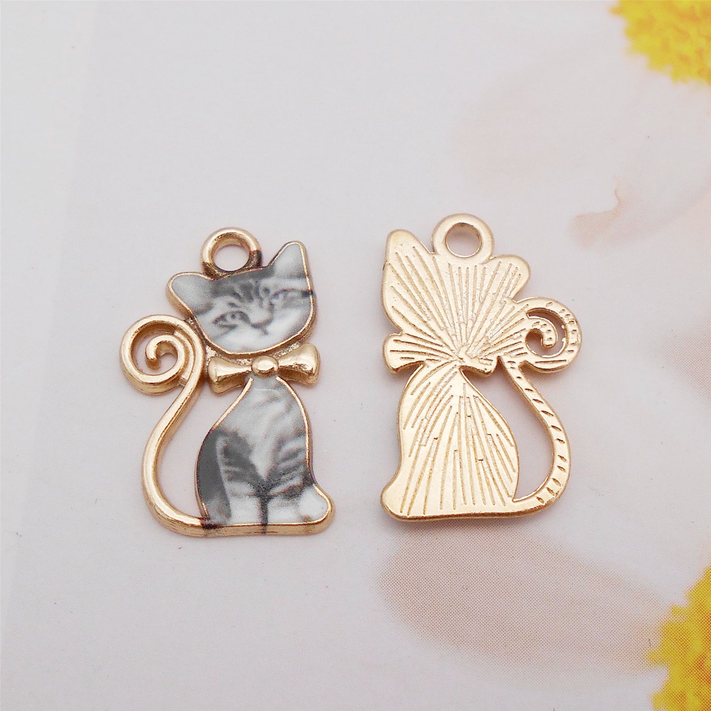 5pcs 13x21mm Quality Plated Cute Cat Charm Cartoon Kitty Black White Cat Pendant DIY Jewelry Accessory for Necklace Bracelet Earrings Making Key Chain Phone Chain Crafts Decor