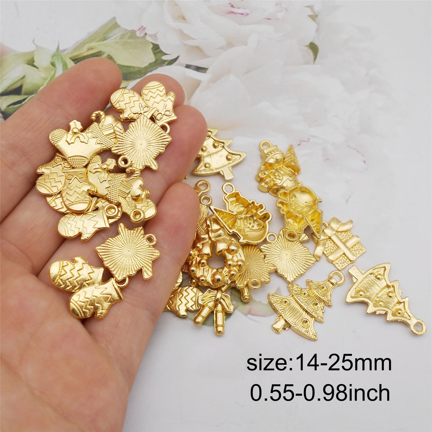 100 Grams Mixed Alloy Christmas Collection Charms for Jewelry Pendants Necklace Earrings Bracelet Making Home Decoration DIY Craft Accessory
